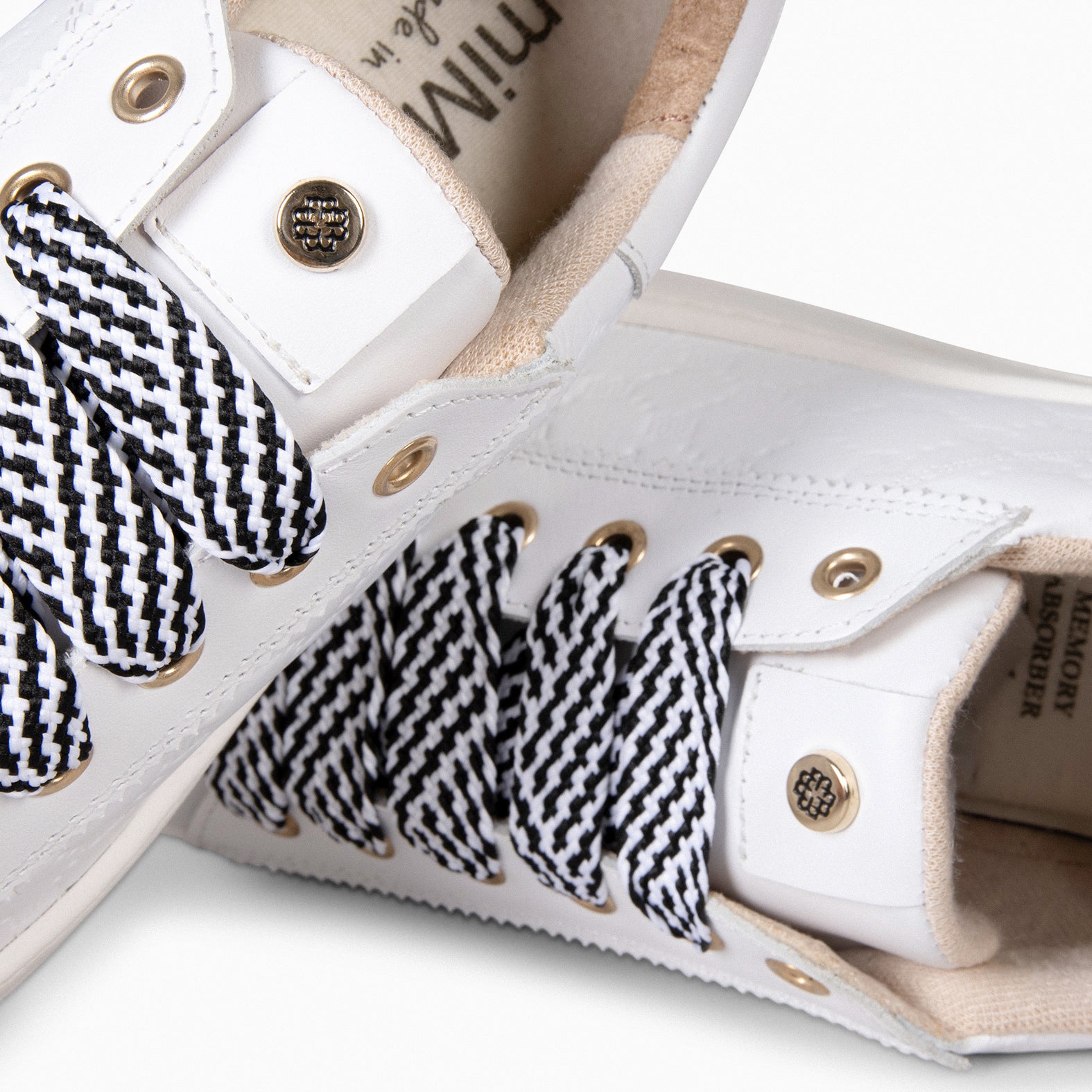 MARSELLA – WHITE SNEAKERS with black and white laces