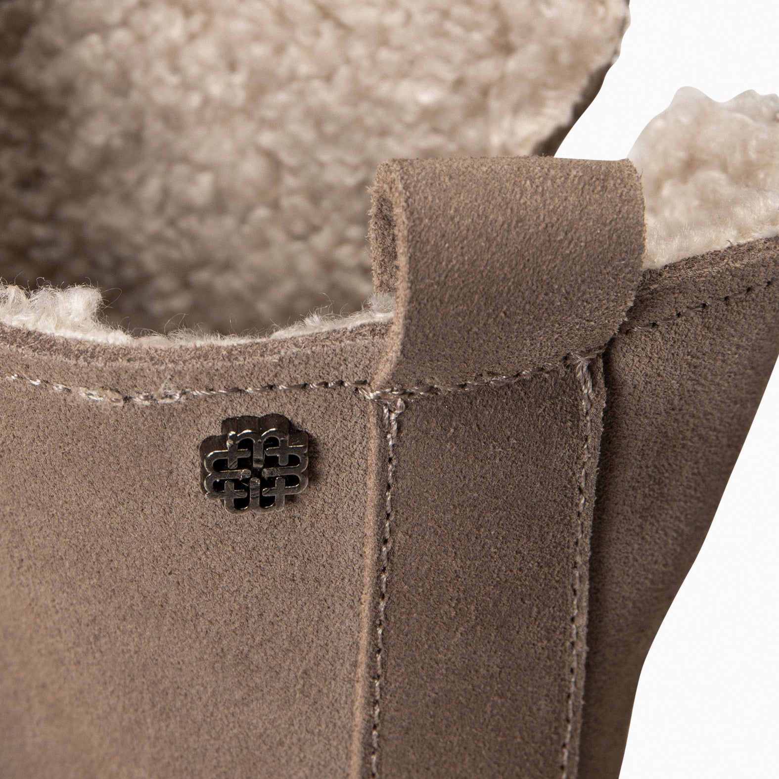 LAPONIA – TAUPE boot with lining