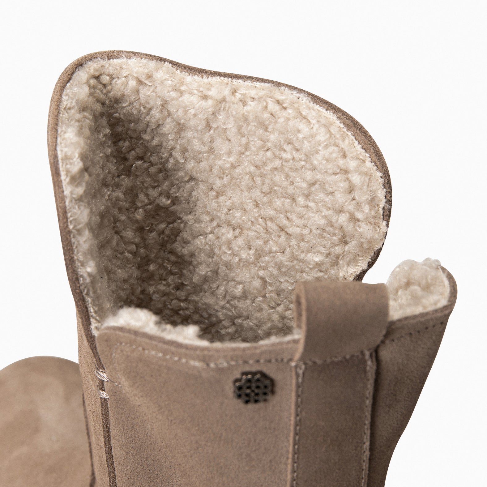 LAPONIA – TAUPE boot with lining