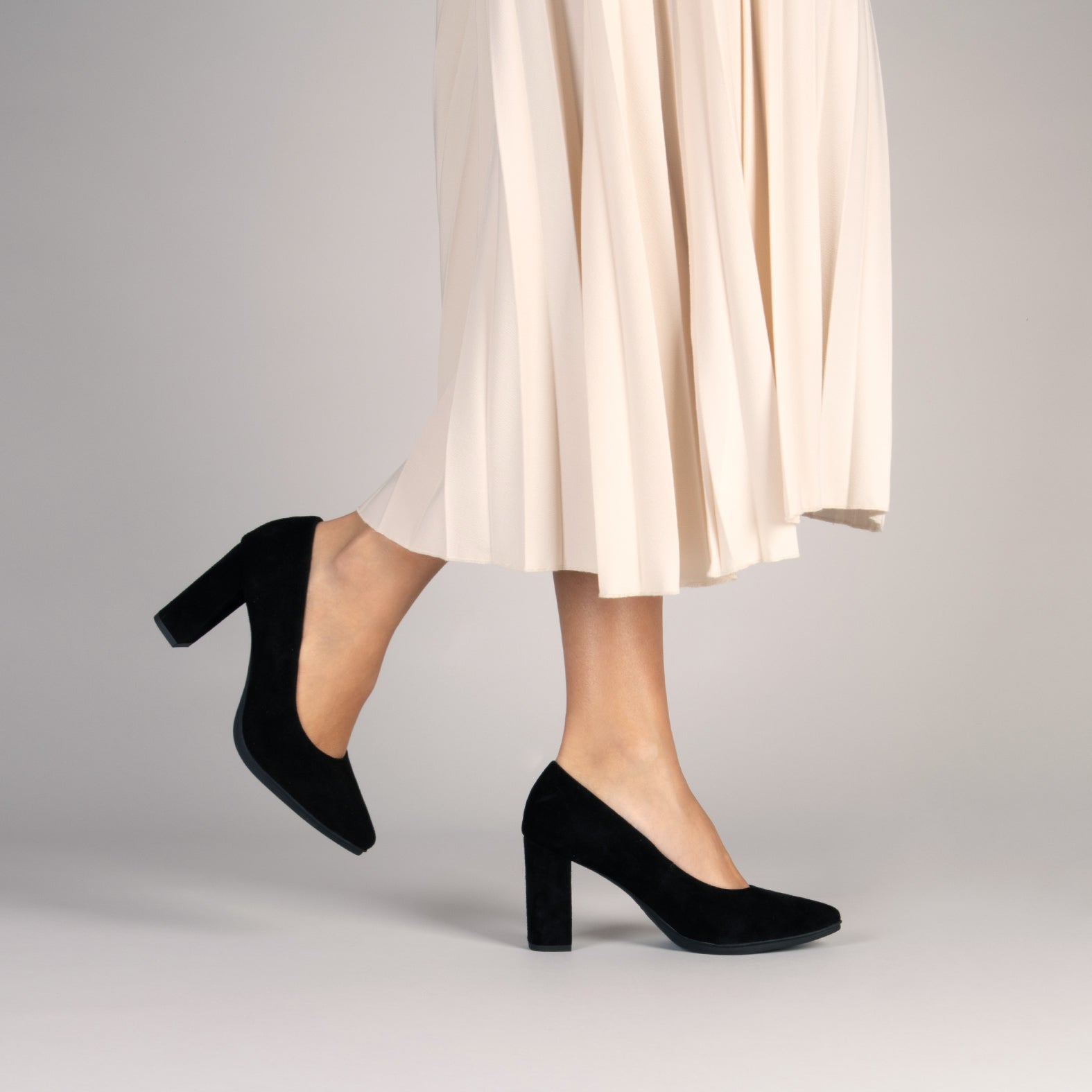 URBAN - BEIGE suede high-heeled shoes