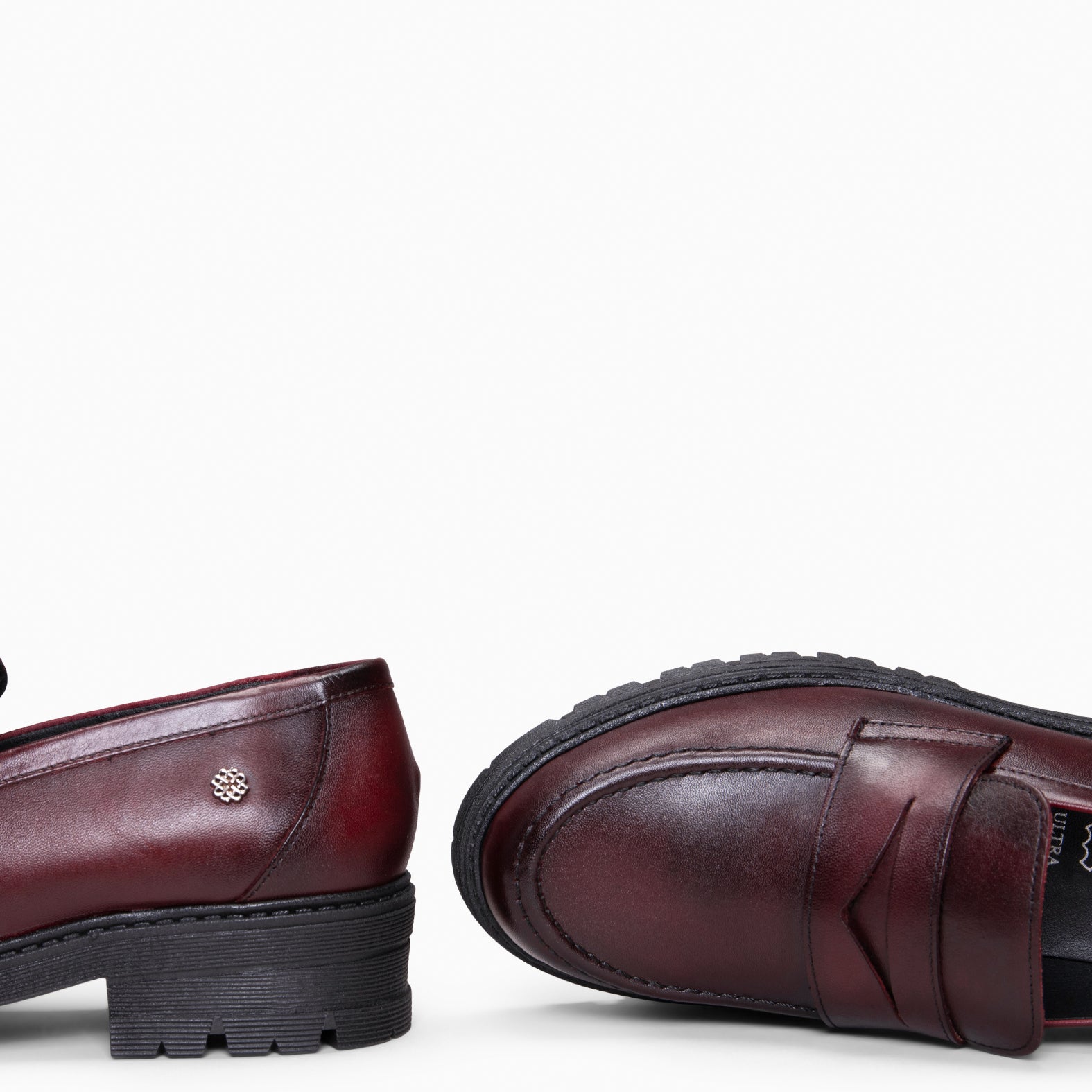 TRAVIS - Mocasin de piel de napa cepillada BURDEOS