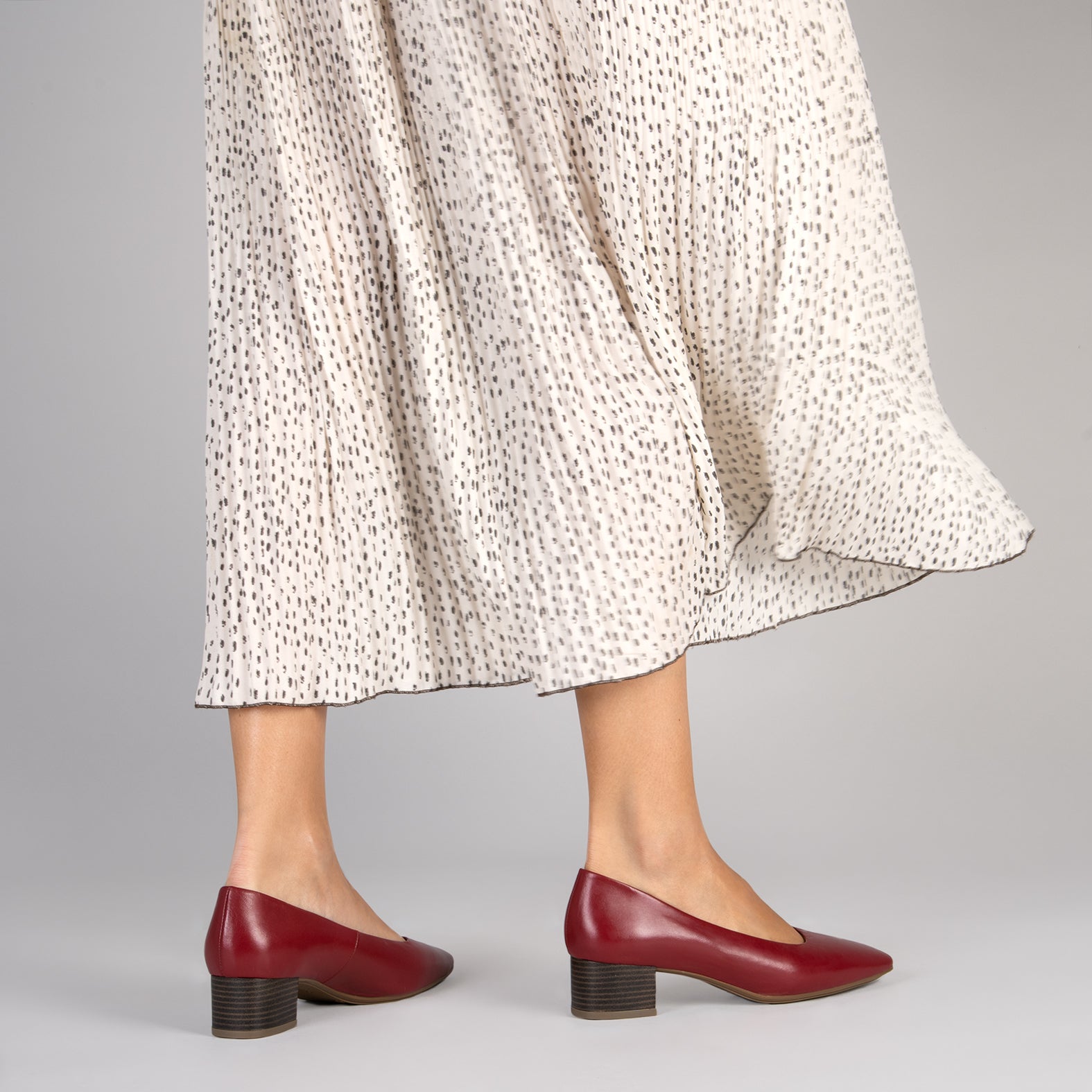 Burgundy low heel shoes Clearance