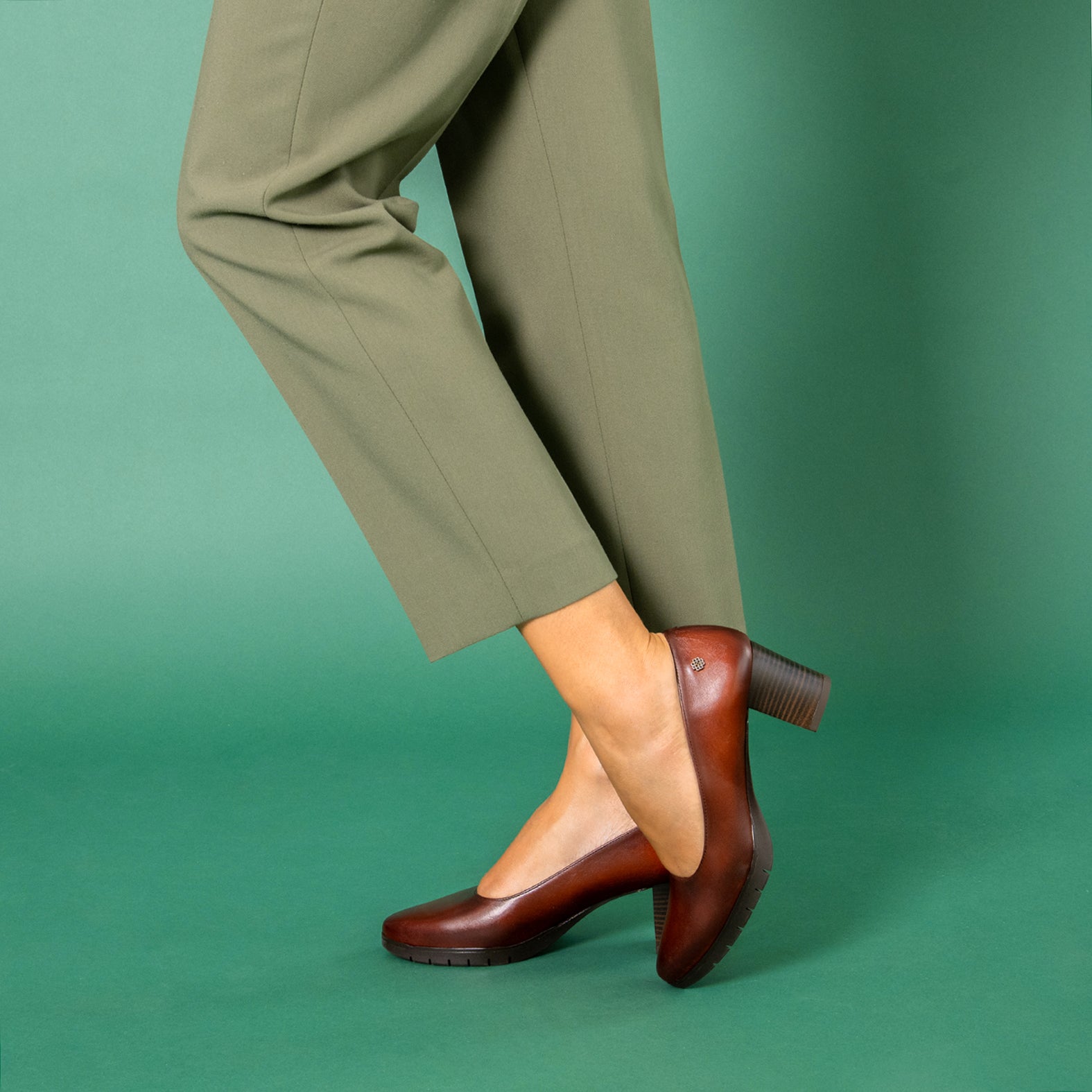 URBAN TREND S - Salones de tacón y plataforma MARRON