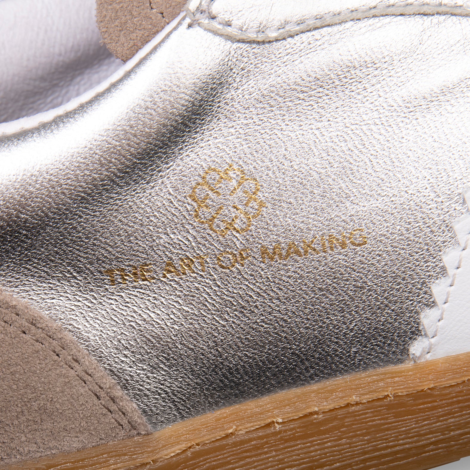 STÜDIO 01 - DEPORTIVOS PLATA - miMaO ®