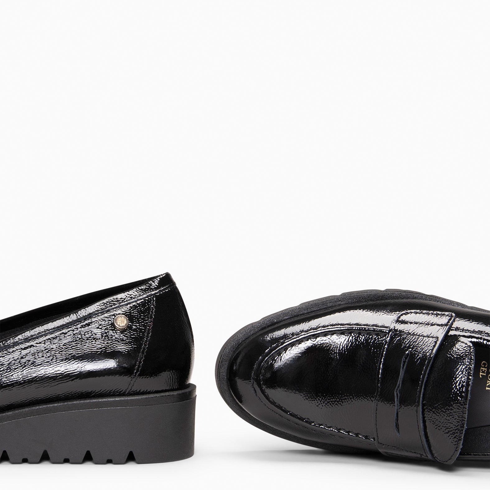 DAFNE - Mocasín con cuña NEGRO CHAROL