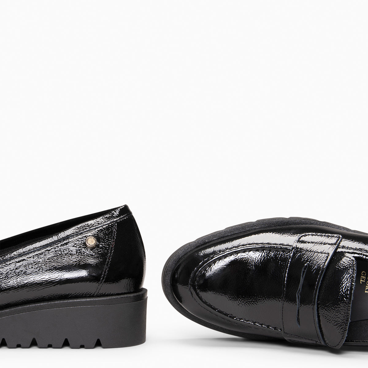 DAFNE - Mocasines de cuña de charol NEGRO