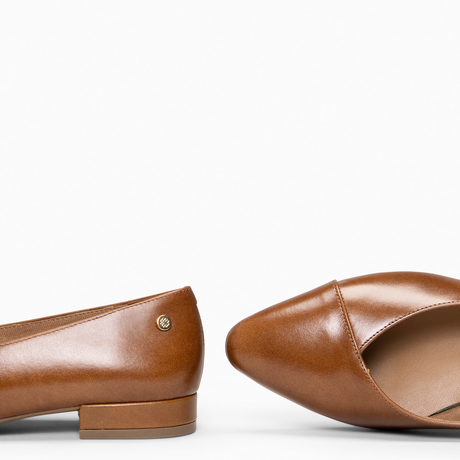 MARIE - Chaussures plates à bout pointu en cuir CAMEL