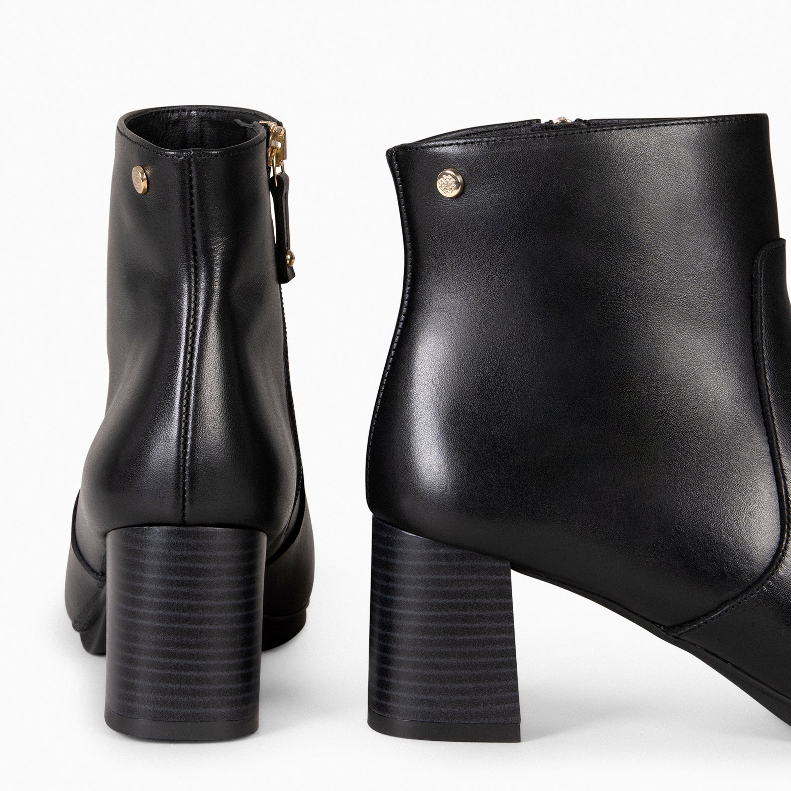 TURIN – BLACK Booties with wide heel and fine toe