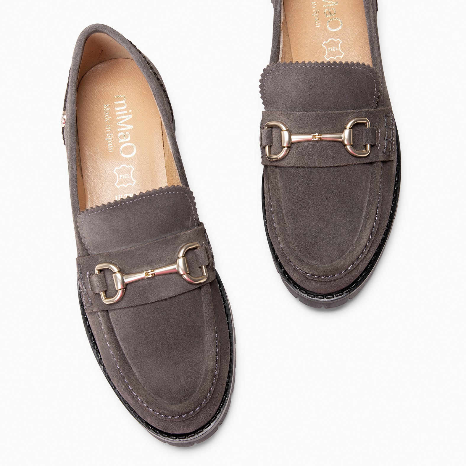 TREVILLA - Mocasín GRIS con aplique metálico