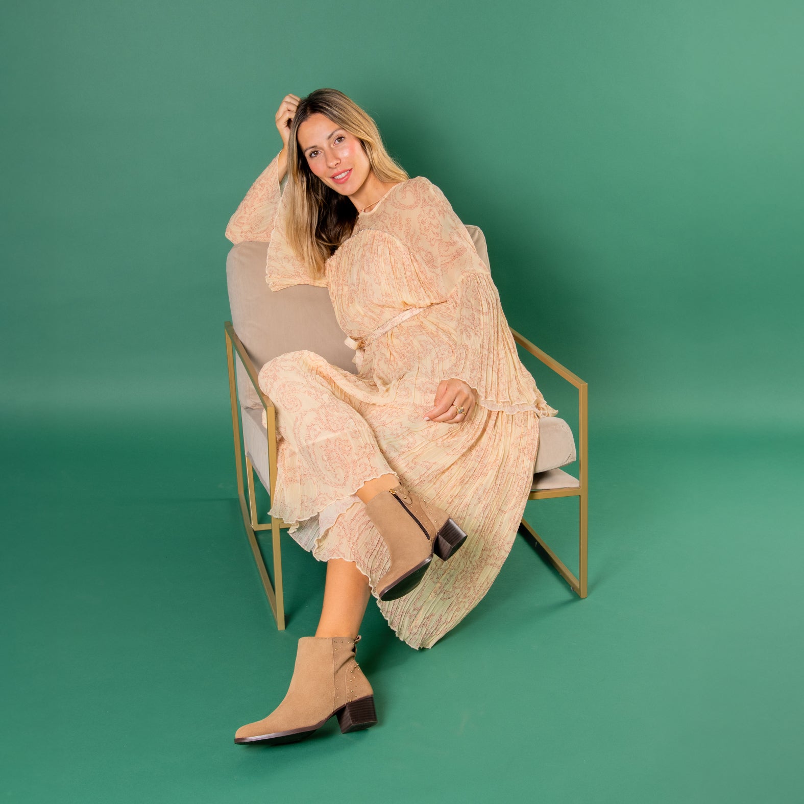 DUSTY – Botines de serraje con tachas TAUPE