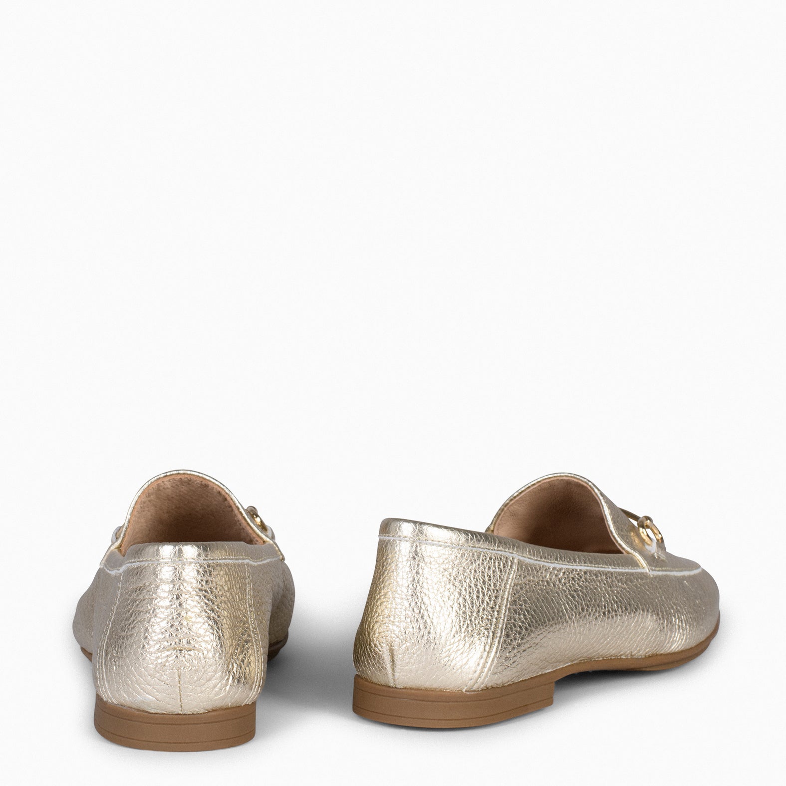 STYLE – Mocasines planos con adorno metalizado PLATINO