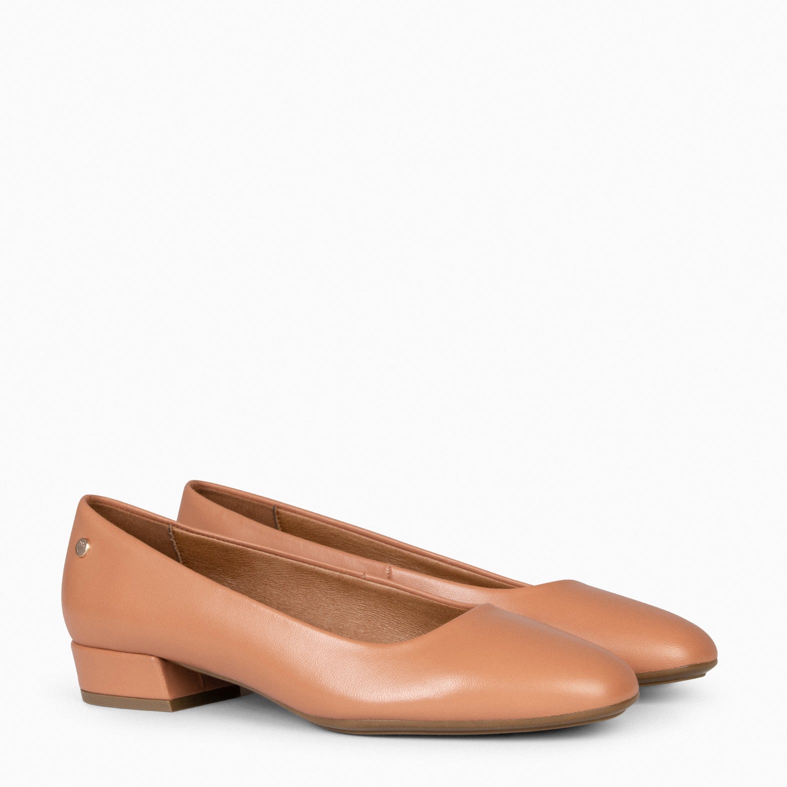 URBAN XS –  CAMEL low-heeled suede shoes