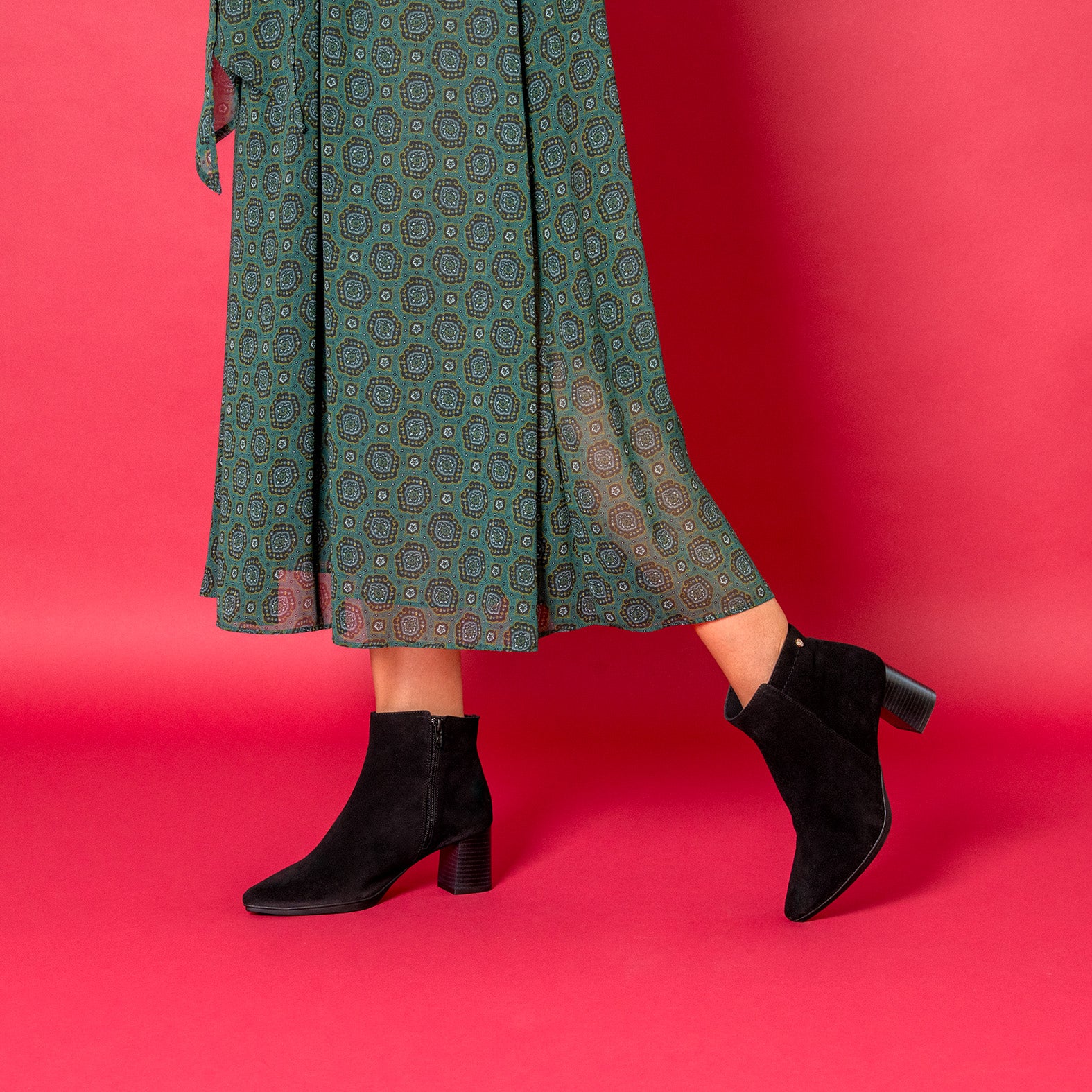 CITY - Botines de tacón ancho y punta fina MARRON