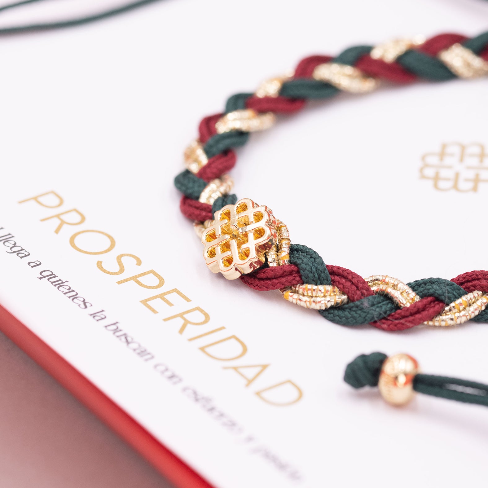 BRACELET TRESSÉ, SYMBOLE DE PROSPÉRITÉ