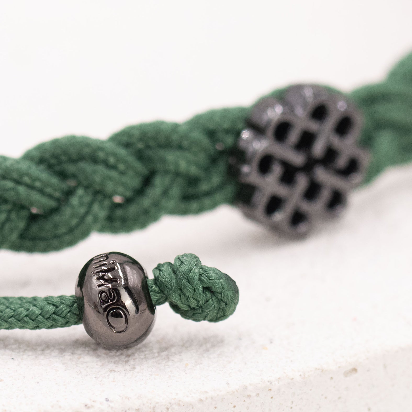 BRACELET VERT FORÊT, SYMBOLE DE BONNE SANTÉ