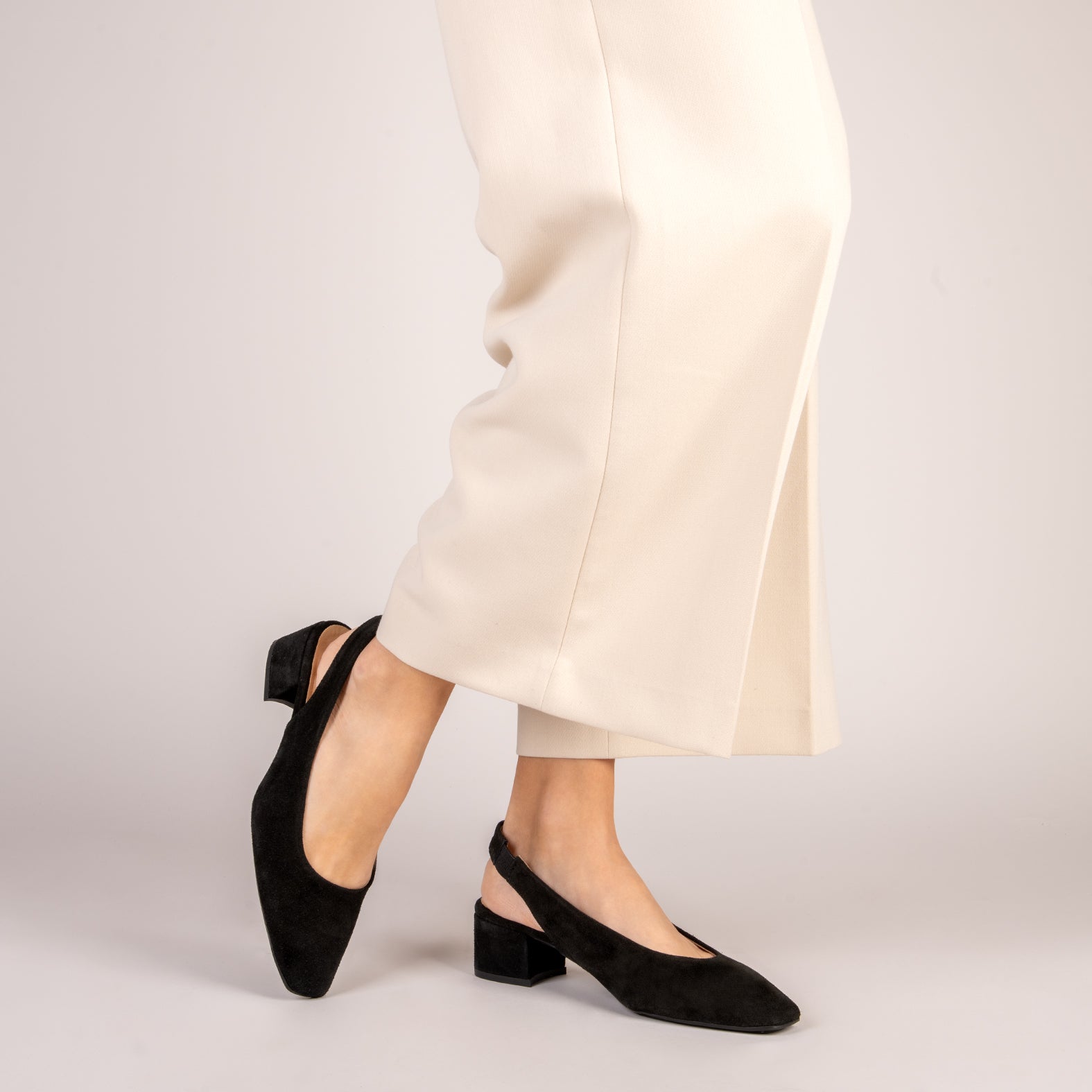 URBAN LADY – Zapatos de Tacón Destalonados NEGRO