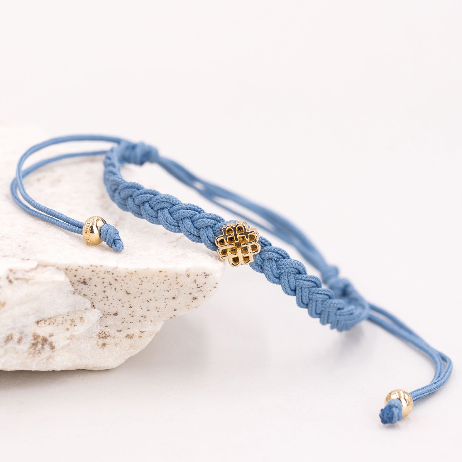 BRACELET BLEU CIEL ET OR, SYMBOLE DE PAIX