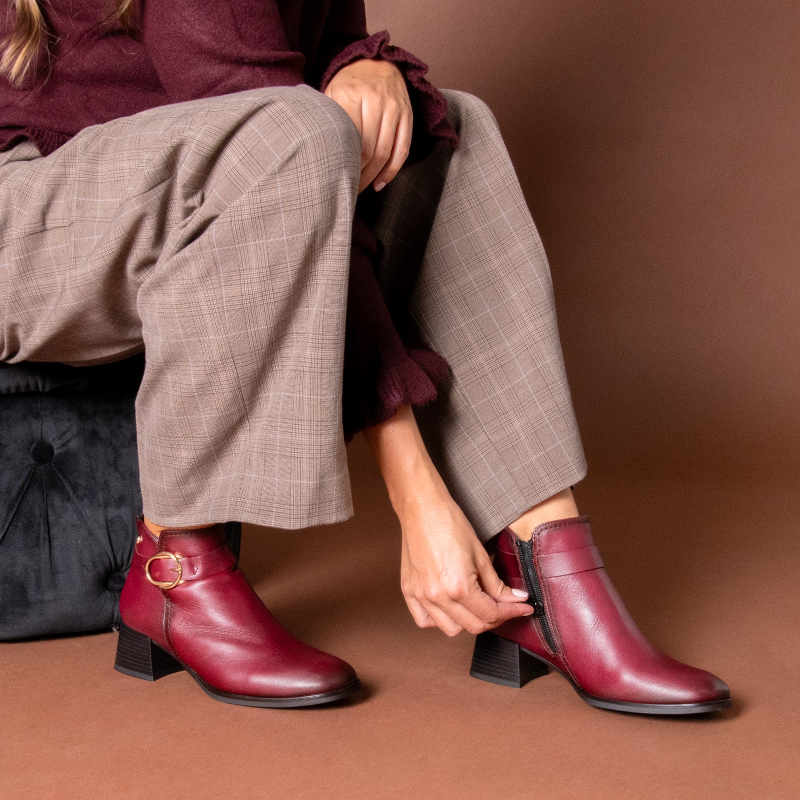 GELI - Bottines à talon moyen en cuir NOIR