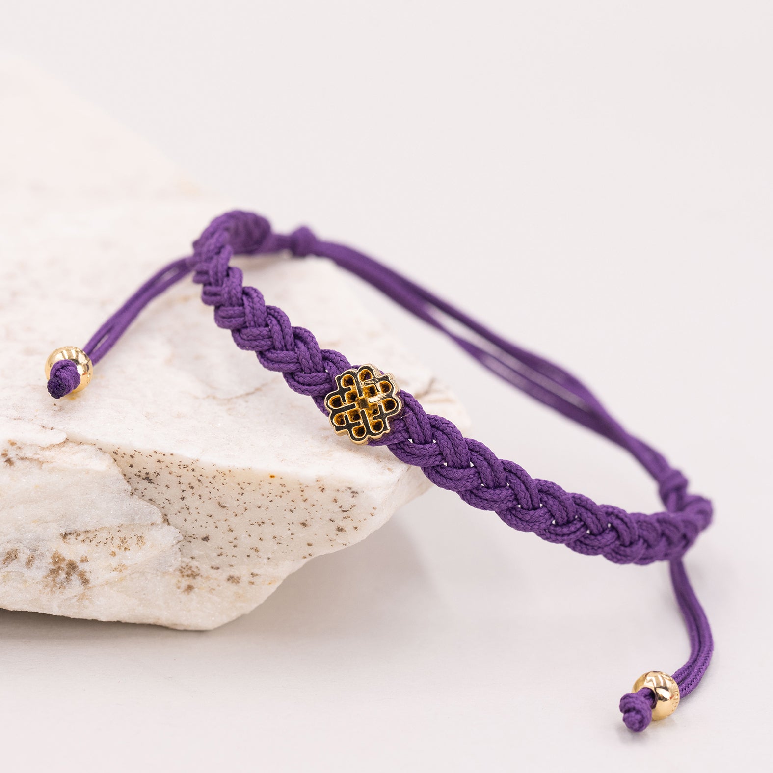 BRACELET VIOLET ET OR, SYMBOLE DE CRÉATIVITÉ