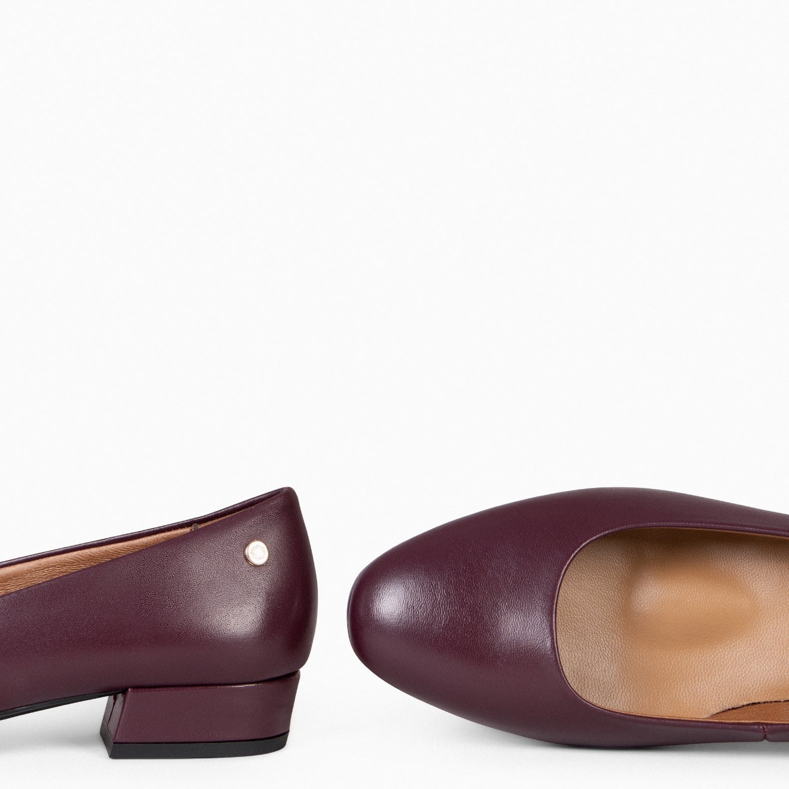 URBAN XS – BURGUNDY Low-heeled leather shoe