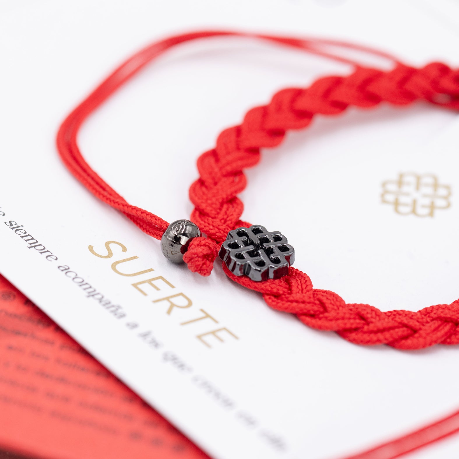 BRACELET ROUGE, SYMBOLE DE CHANCE