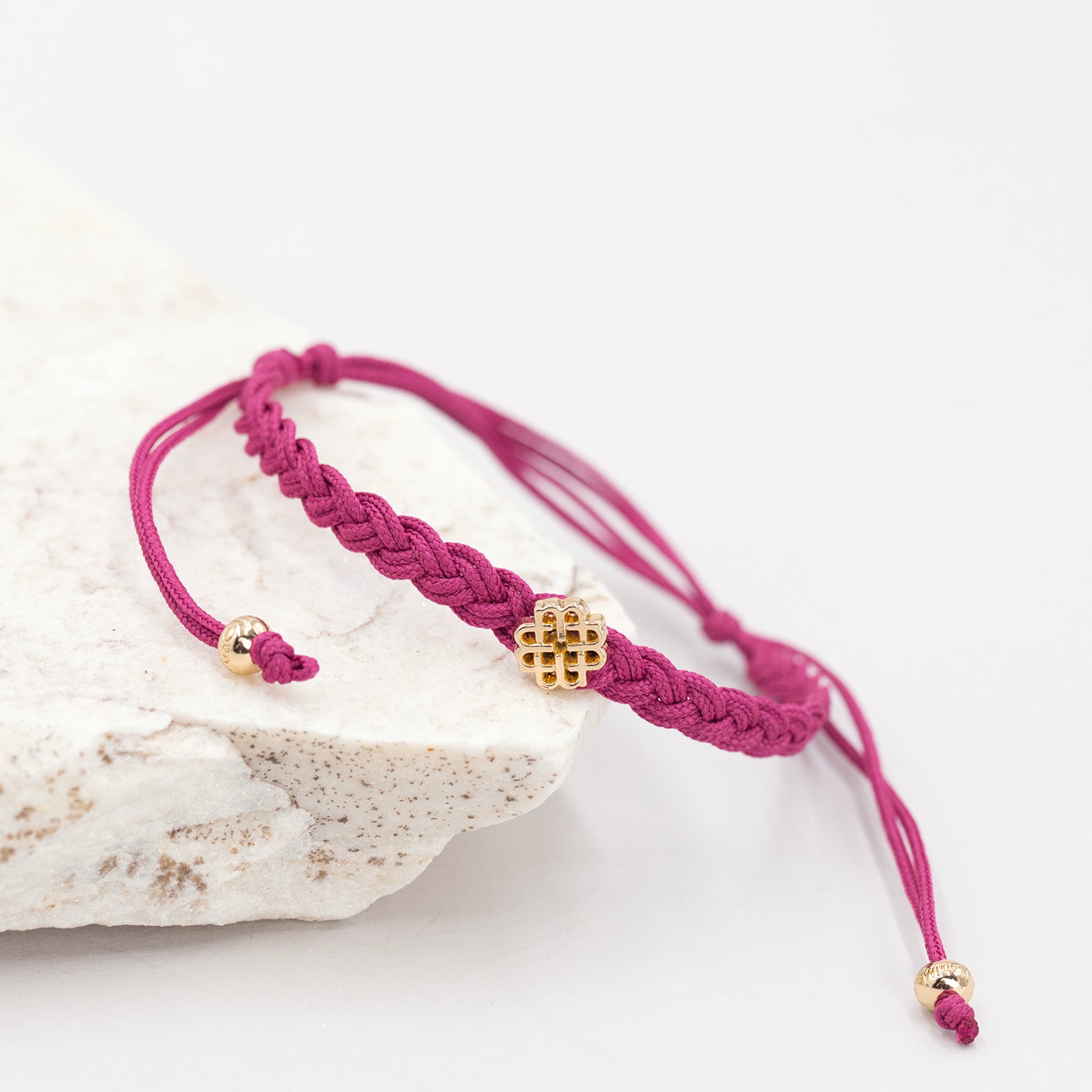 BRACELET FUCHSIA ET OR, SYMBOLE DE PASSION