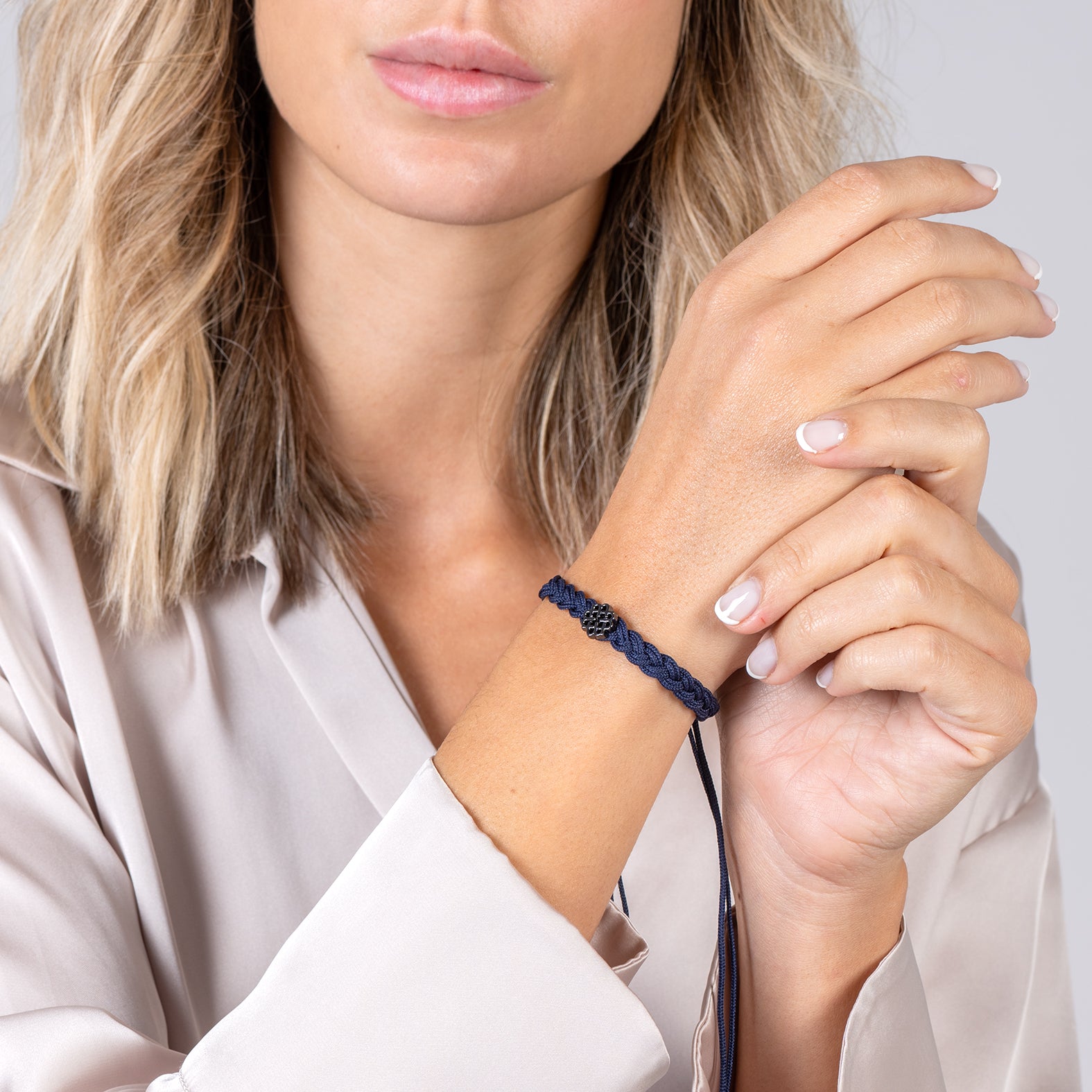 BRACELET BLEU MARINE, SYMBOLE DE SAGESSE