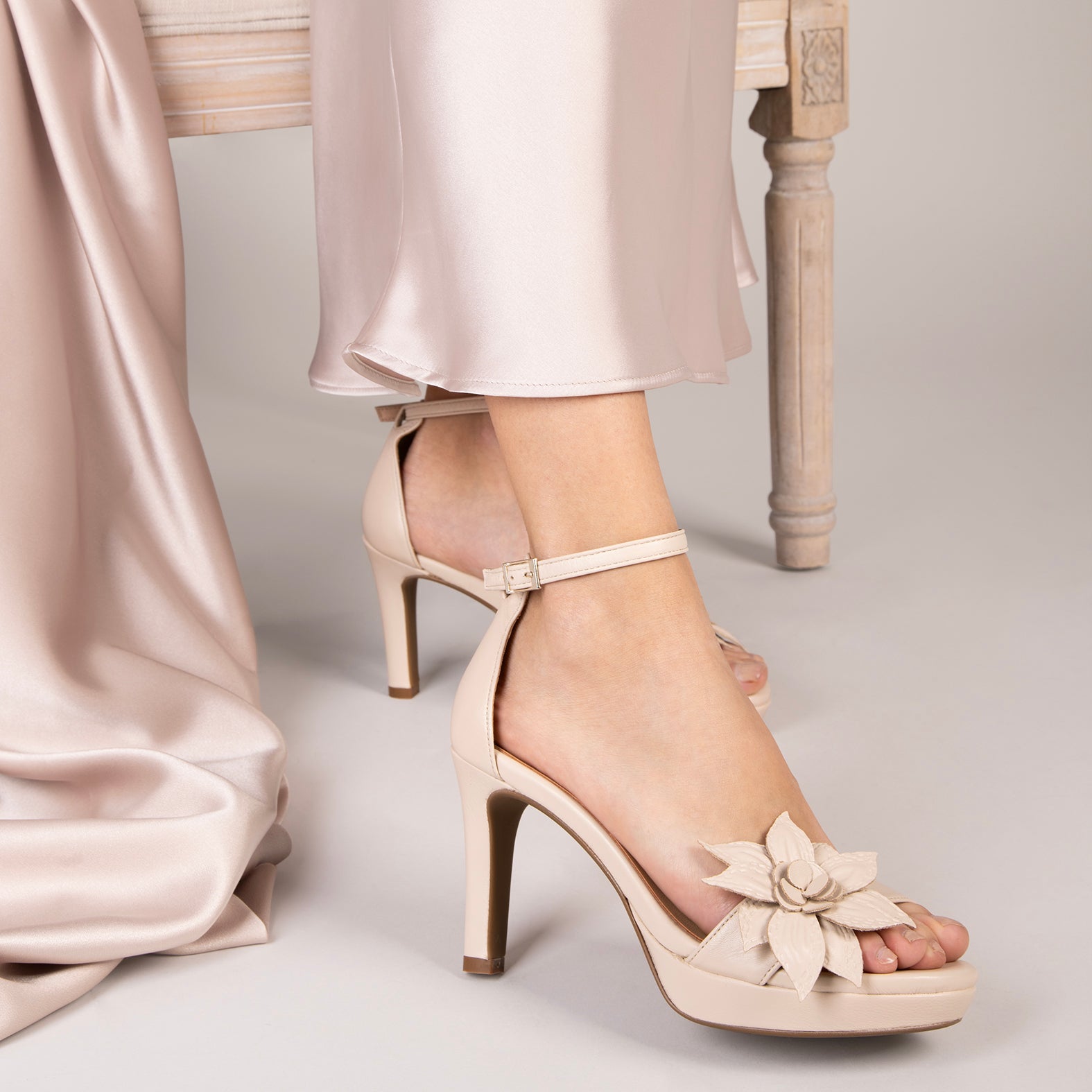 SELENE - NUDE bridal sandal 