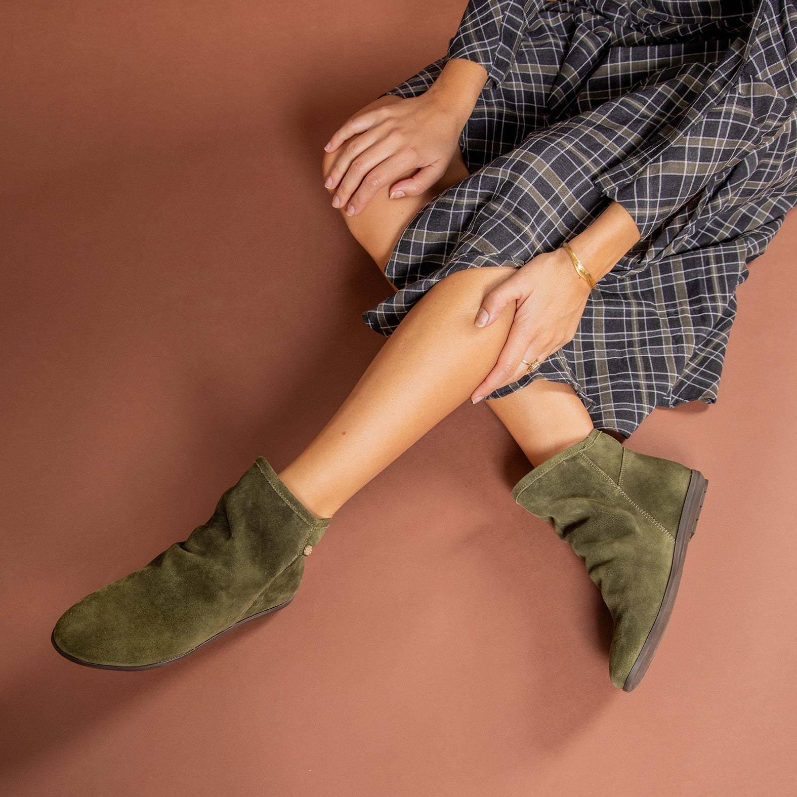 CHESS - Botines de ante con caña fruncida KAQUI