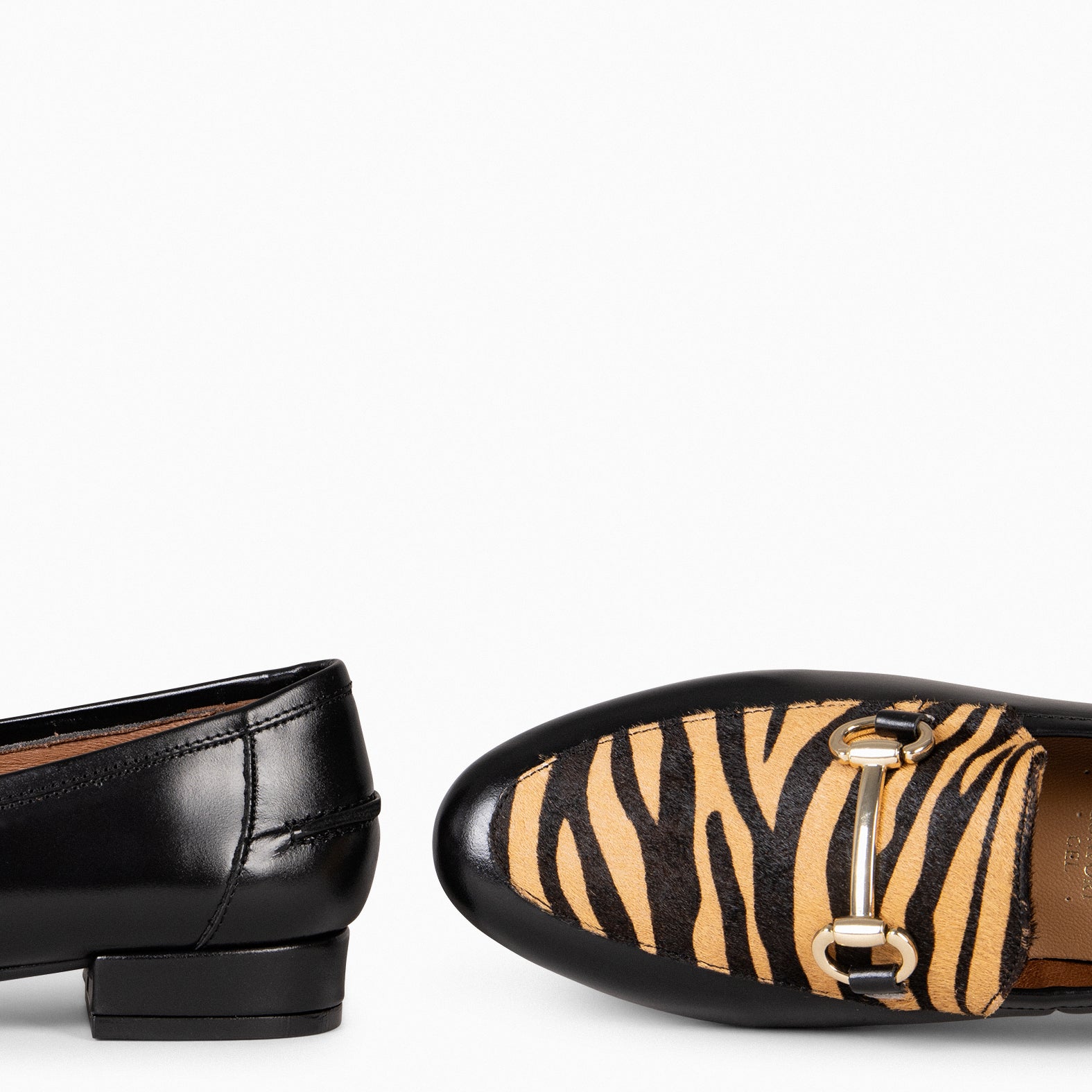 STYLE WILD – ZEBRA CAMEL animal print moccasins