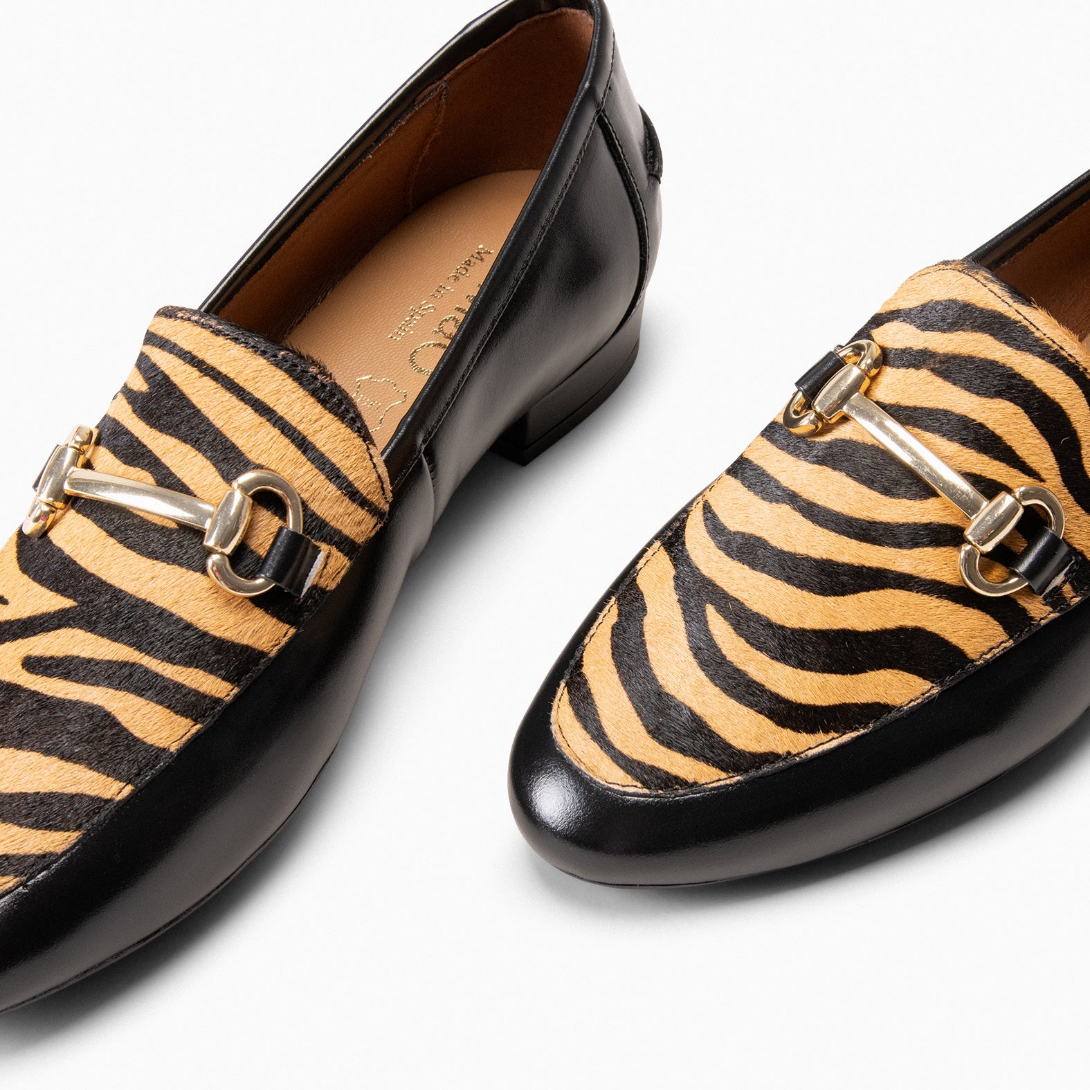 STYLE SAUVAGE - Mocasín tacón bajo ANIMAL PRINT