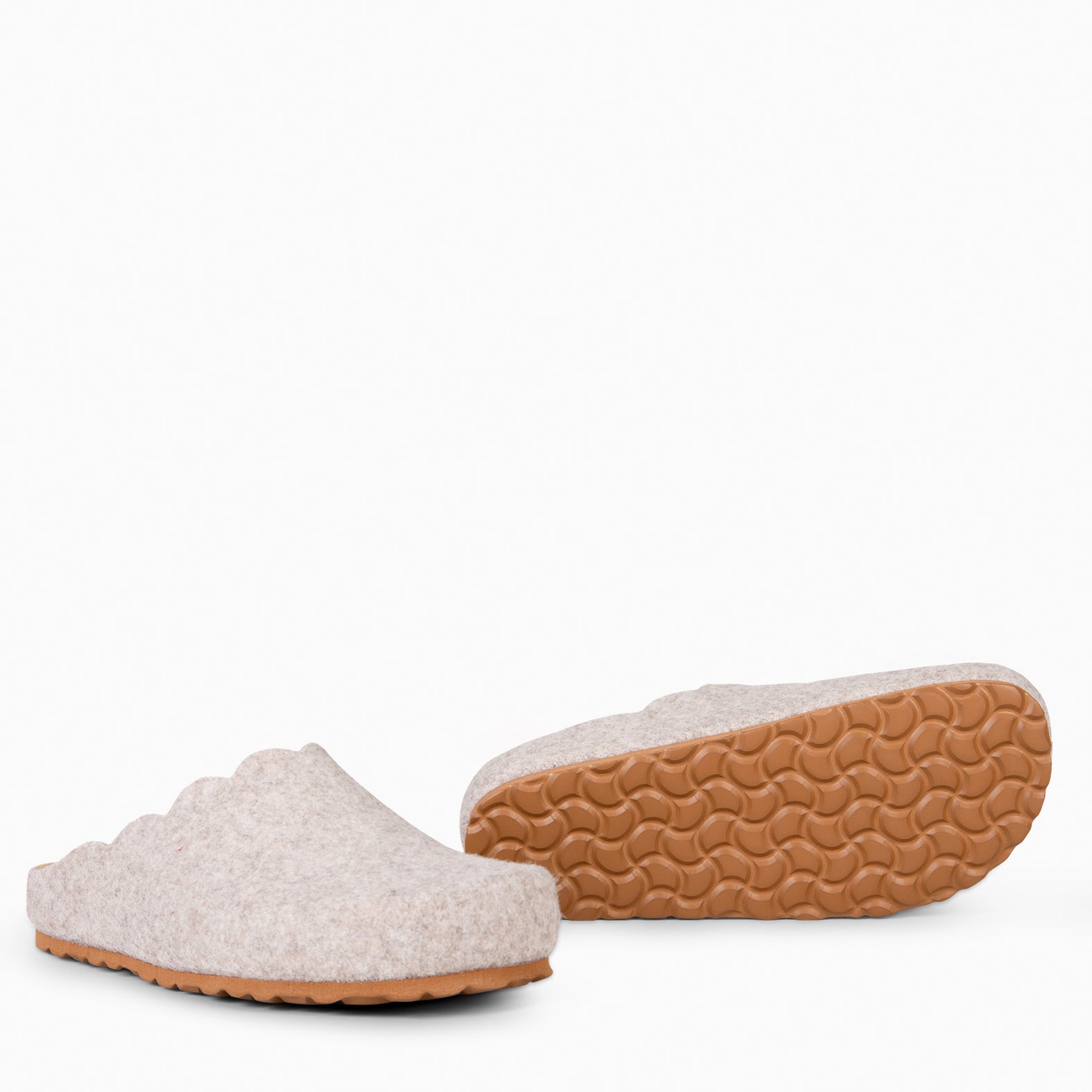 SWEET HOME – BEIGE SLIPPERS