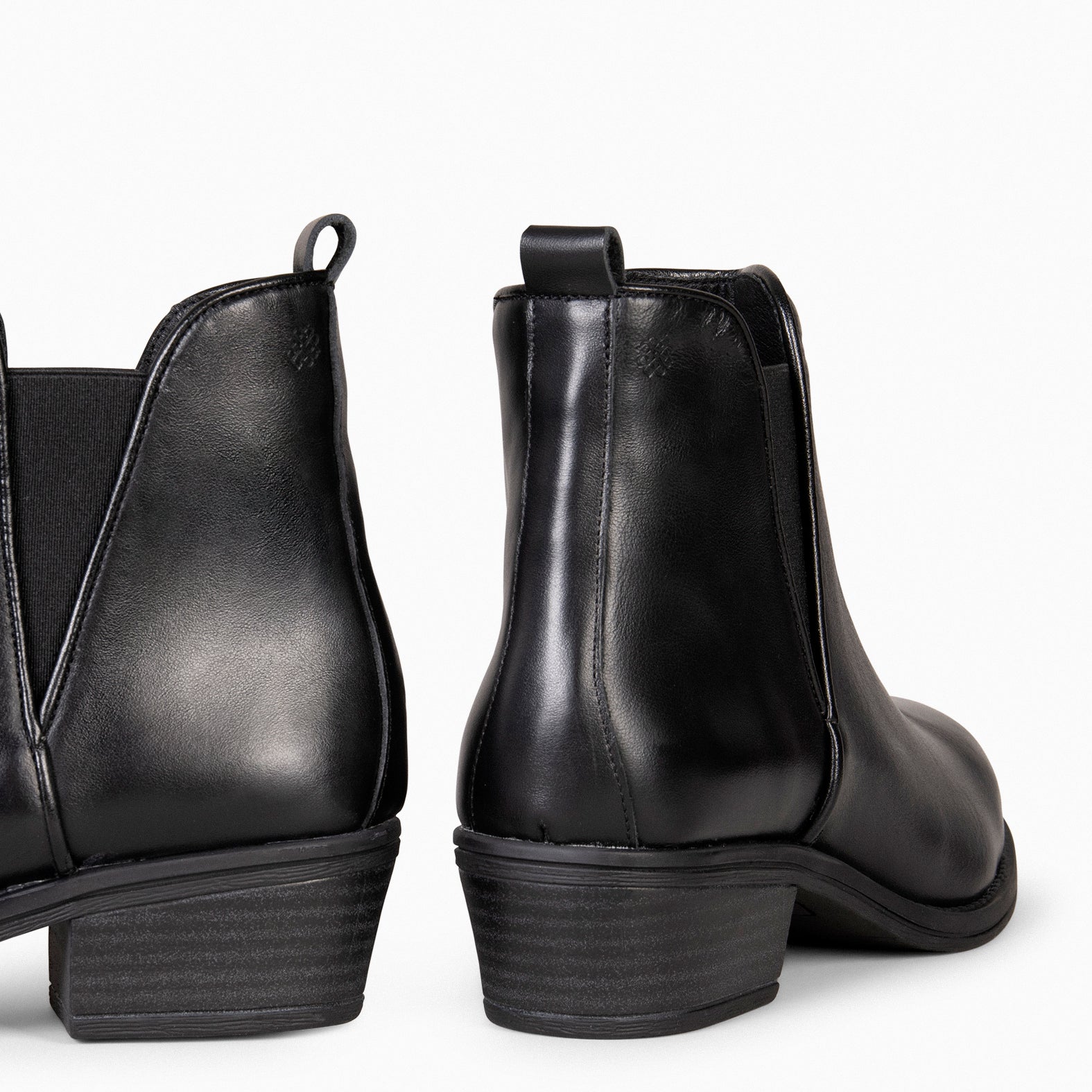 BASIC – Bottines à petit talon en cuir NOIR