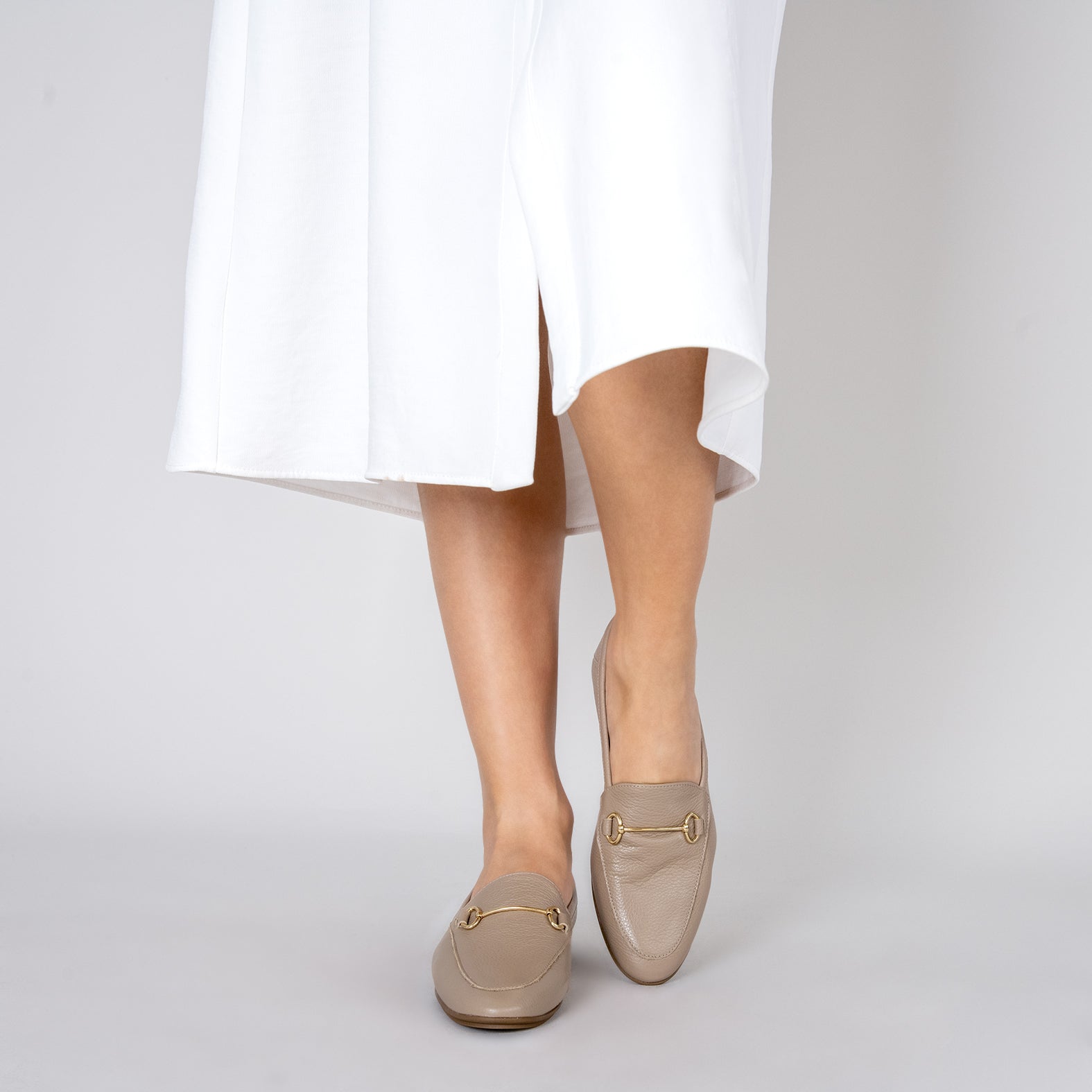STYLE – TAUPE moccasins with horsebit