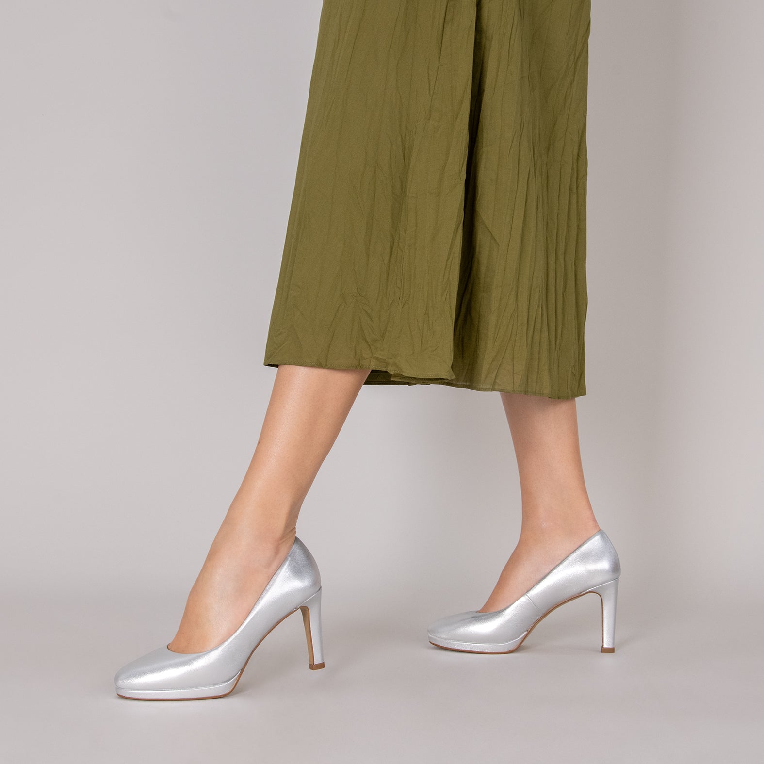 PLATFORM – SILVER high heels with platform