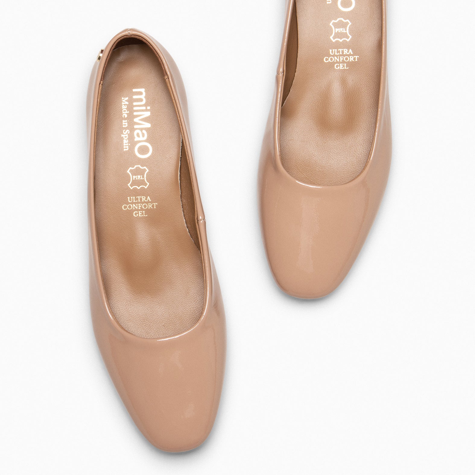 URBAN XS – Zapatos de tacón bajo de charol NUDE