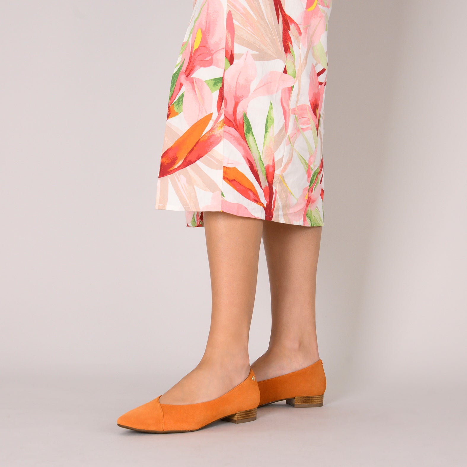MARIE – ORANGE pointed flats