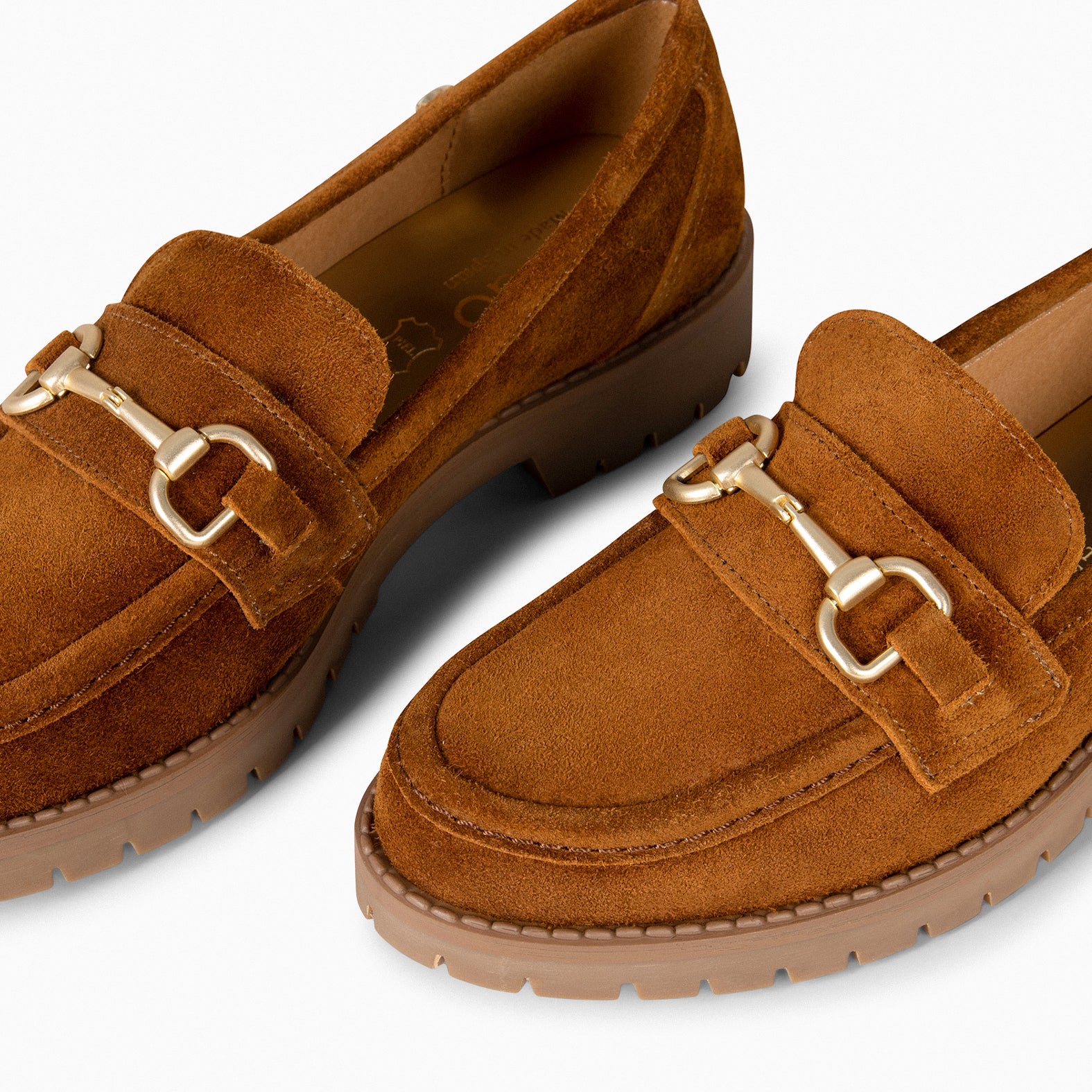 TREVILLA – CAMEL MOCCASIN WITH TRACK SOLE