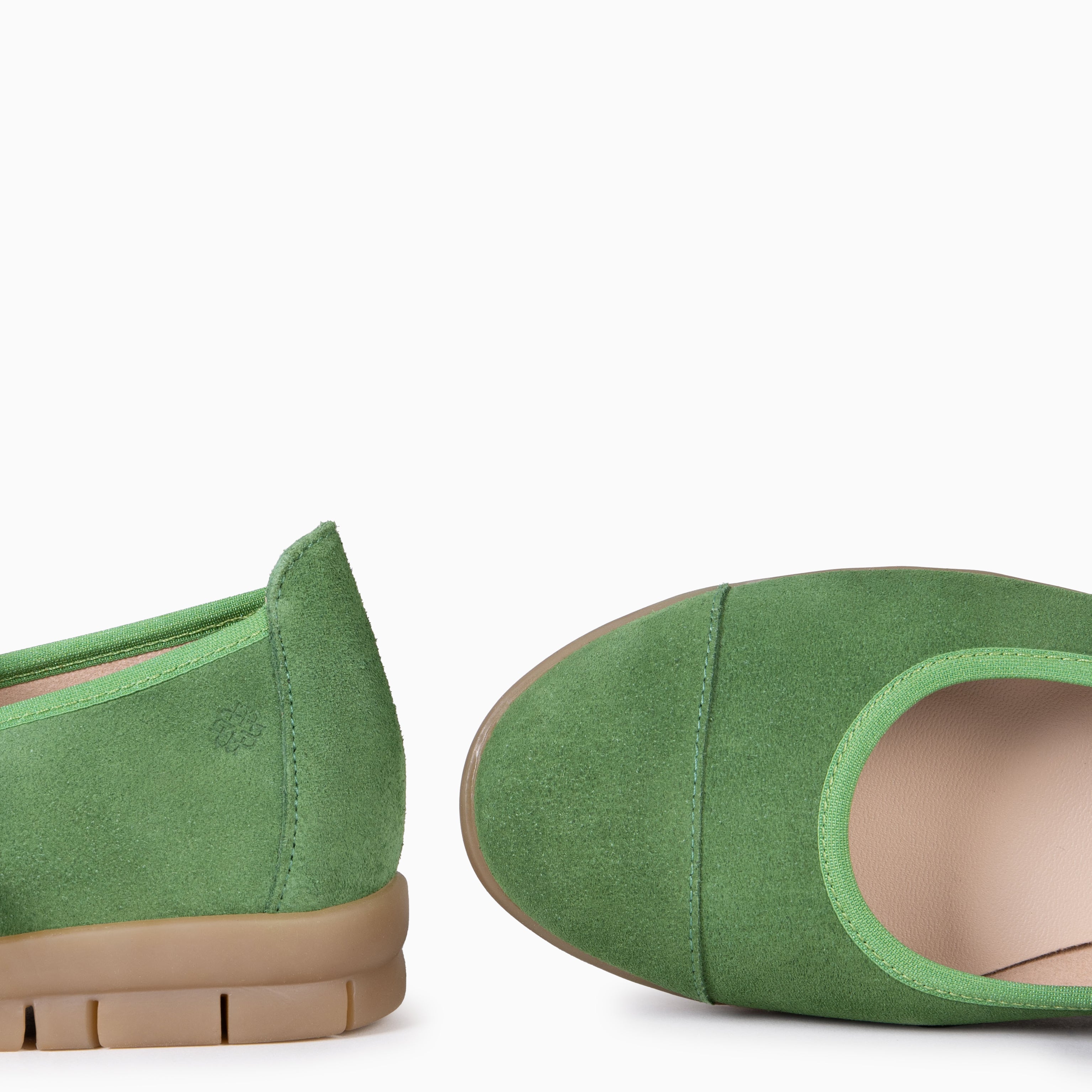 MICAELA - Chaussures à boucle en daim VERT