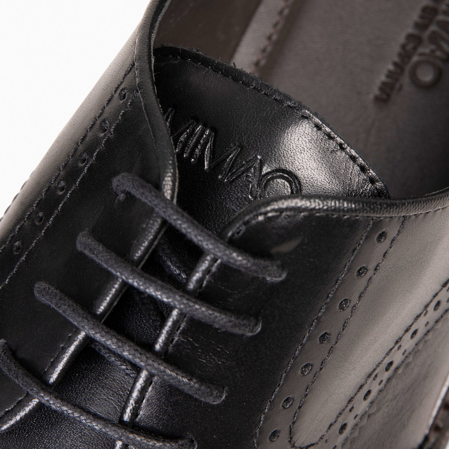 QUEVEDO – BLACK Men’s shoe with laces