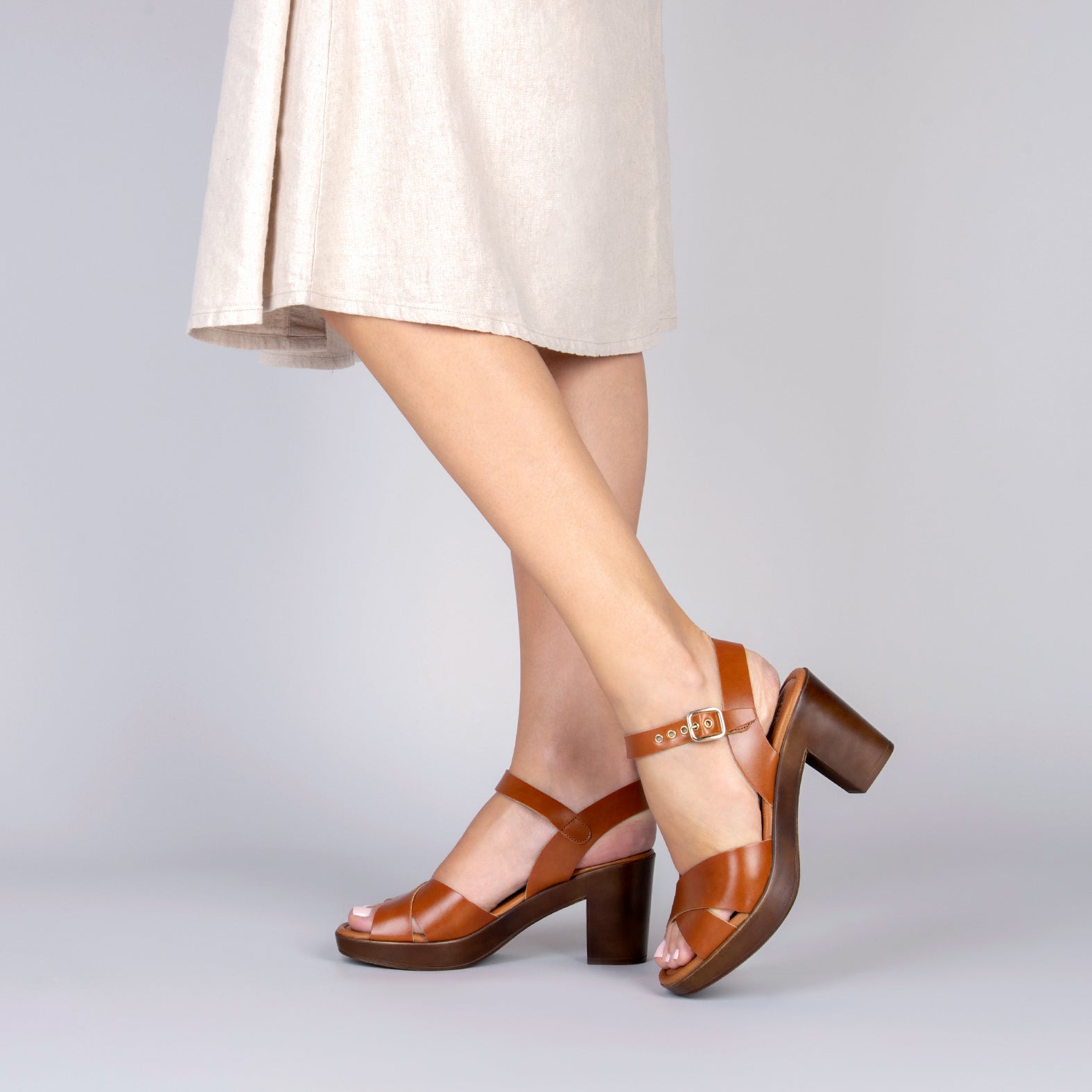 TAVIRA – CAMEL wide-heeled sandal