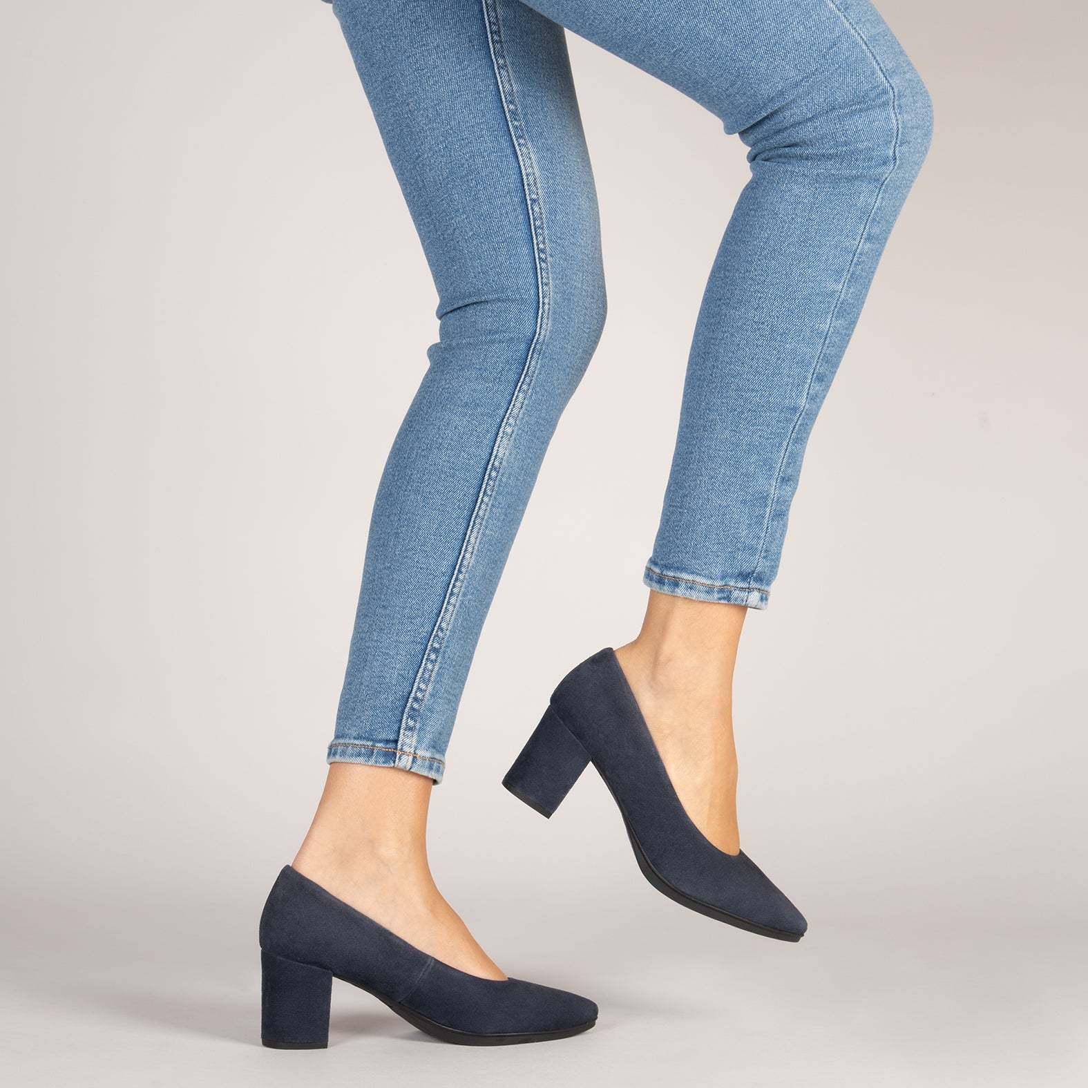 URBAN S - NAVY mid-heeled suede shoes