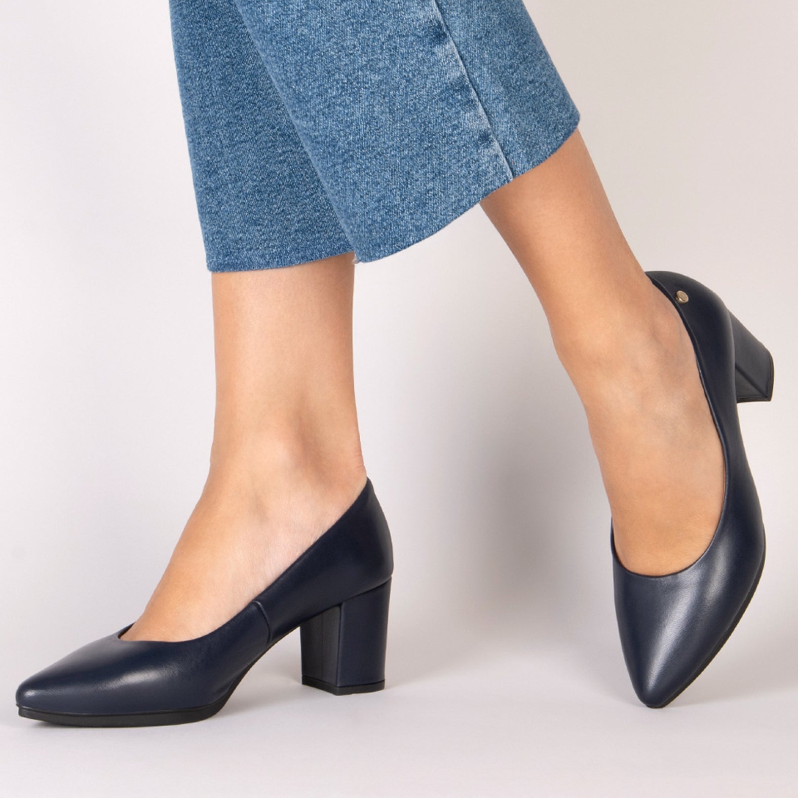 URBAN S SALÓN - Zapatos de tacón medio de napa en MARINO