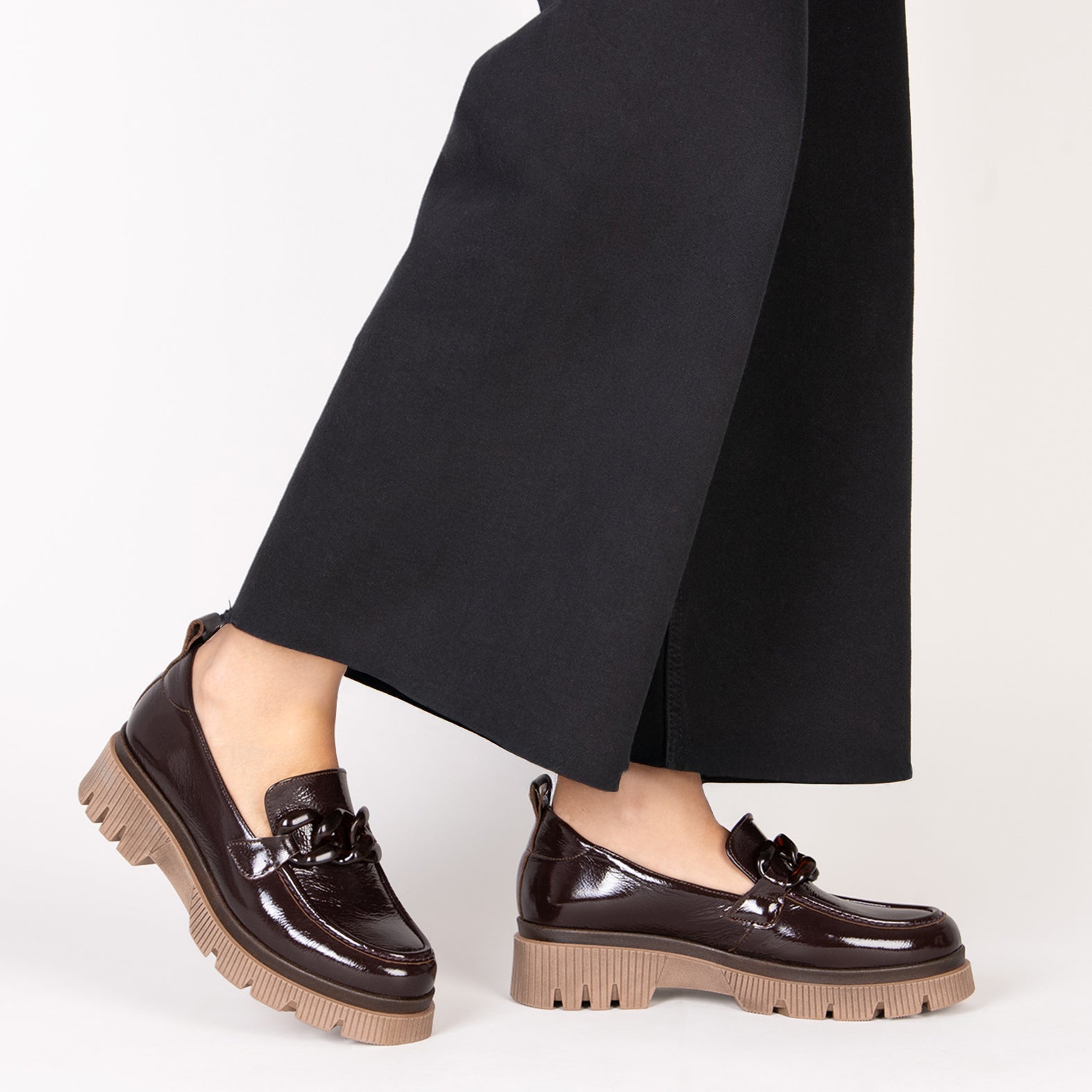 LOLA - BROWN moccasin with track sole 