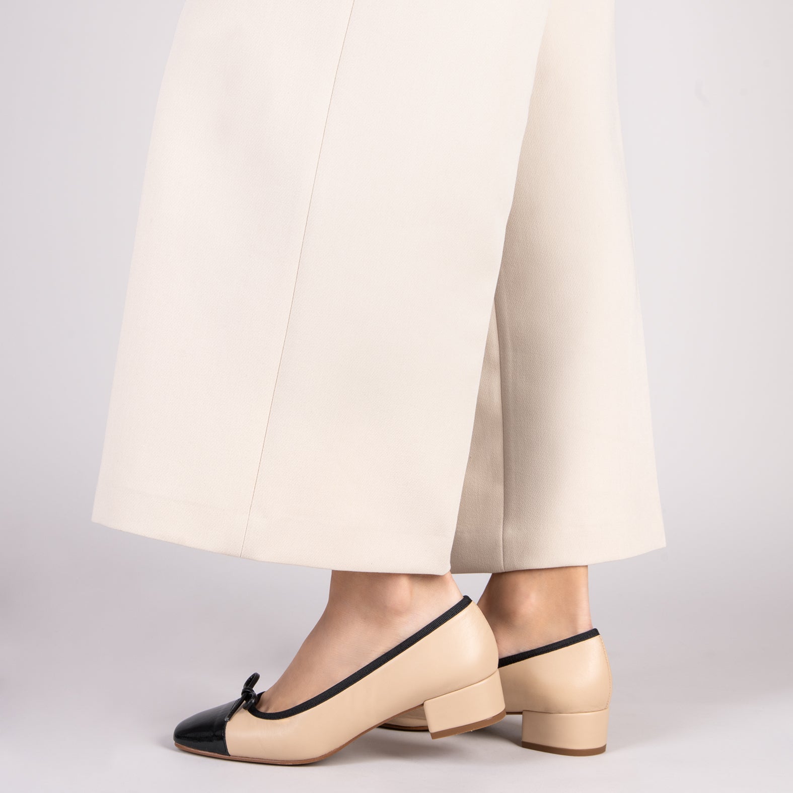 GLAMOUR –  BEIGE ballerina with heel and patent toe 