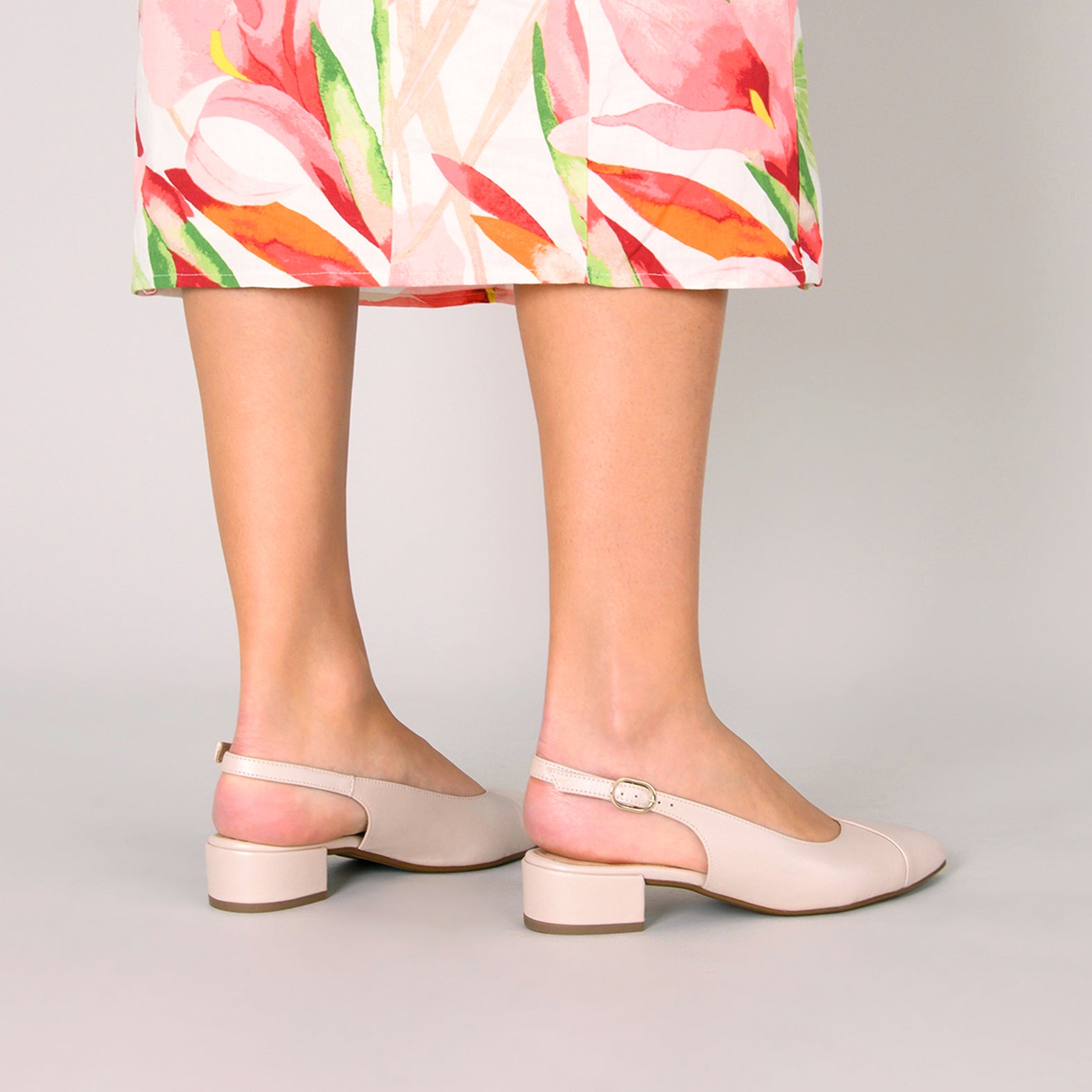 MARTINA - Zapatos Destalonados con puntera cruzada NACAR