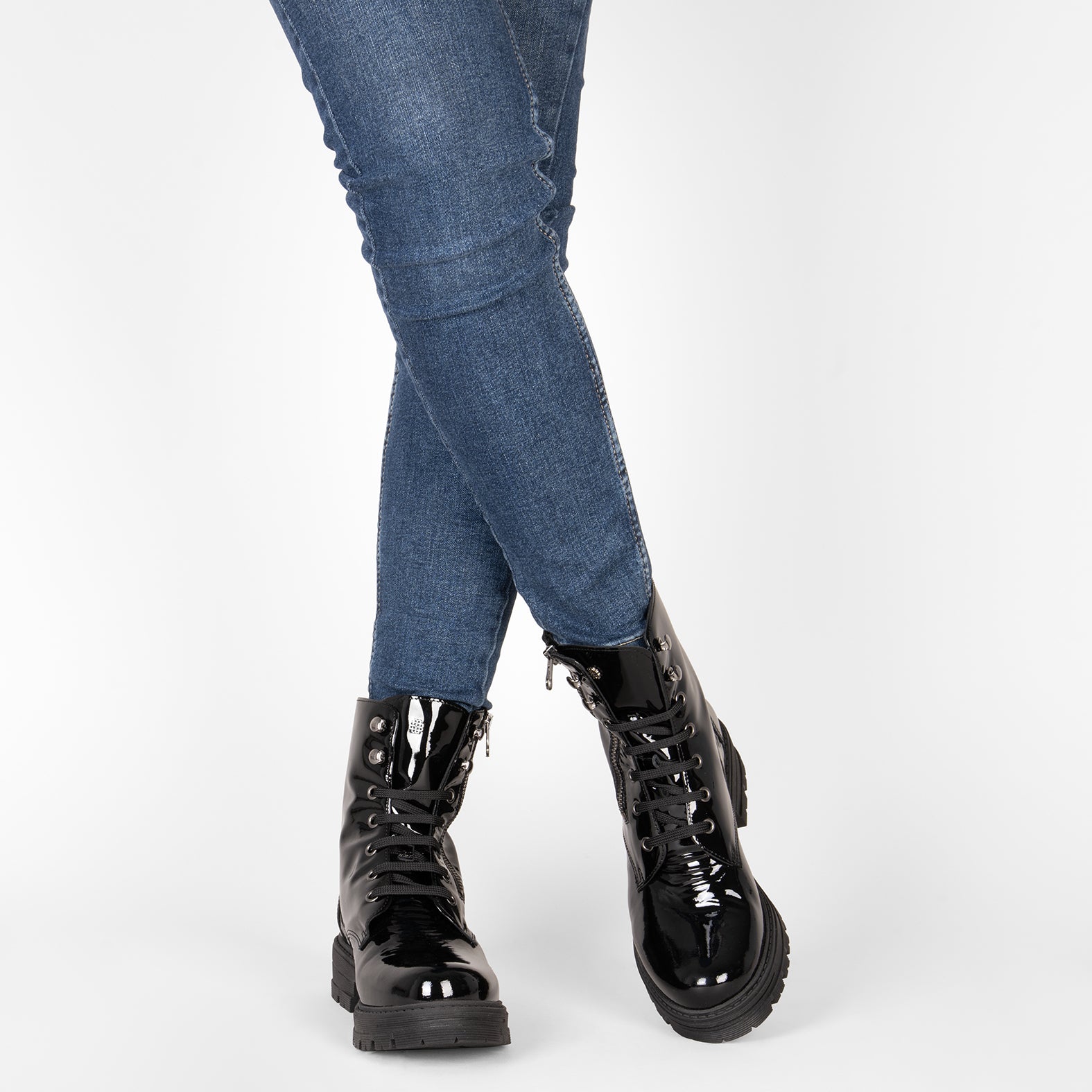 MILITAR Botas militares de mujer CHAROL NEGRO miMaO