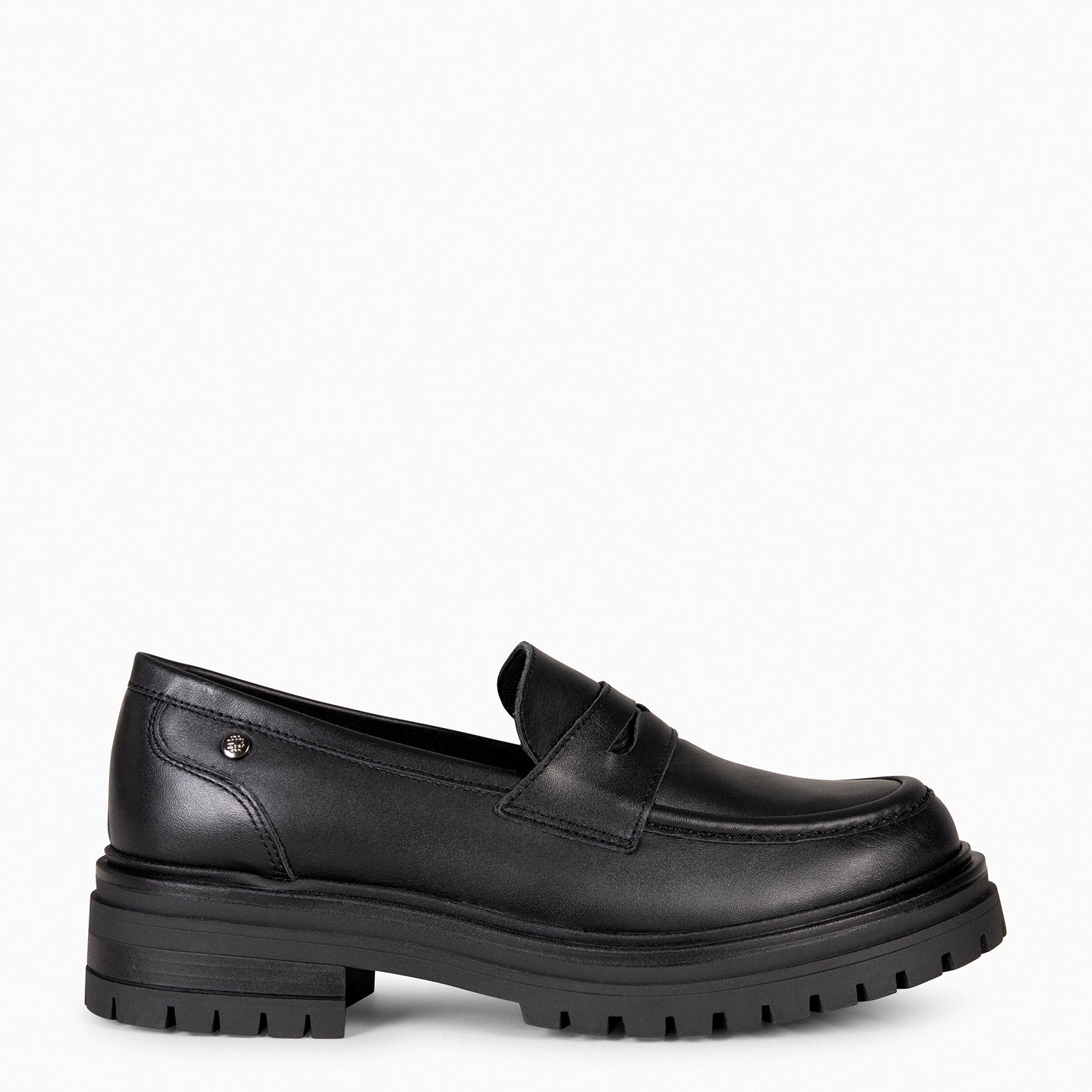 TAYLOR – BLACK Moccasin with track sole