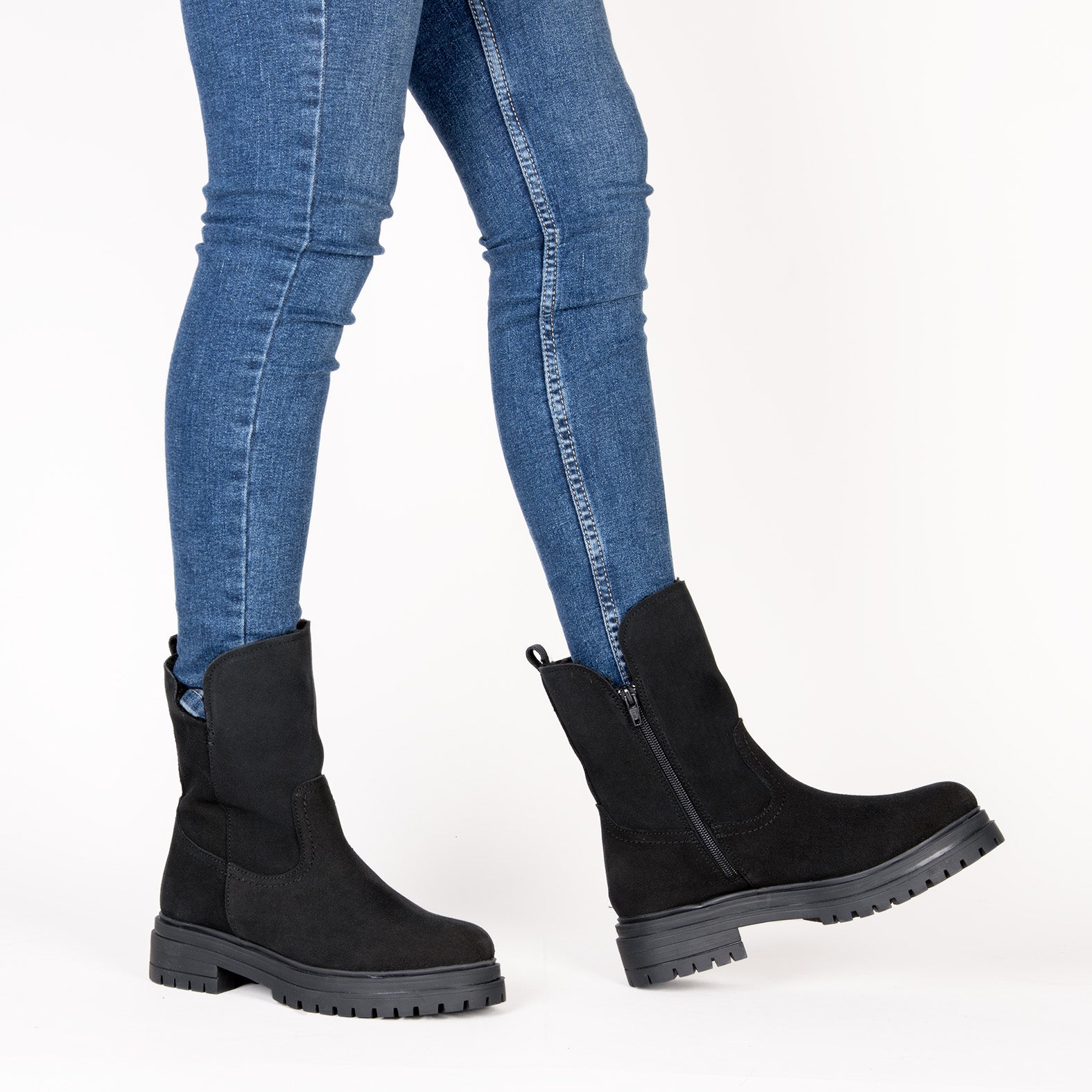 LAPONIA – BLACK boot with lining