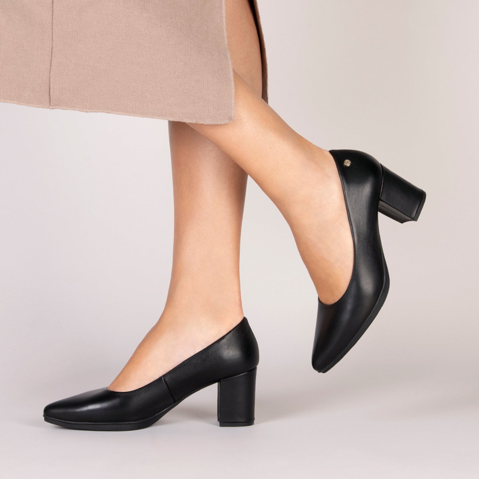 URBAN S SALÓN - Zapatos de tacón medio de napa en NEGRO